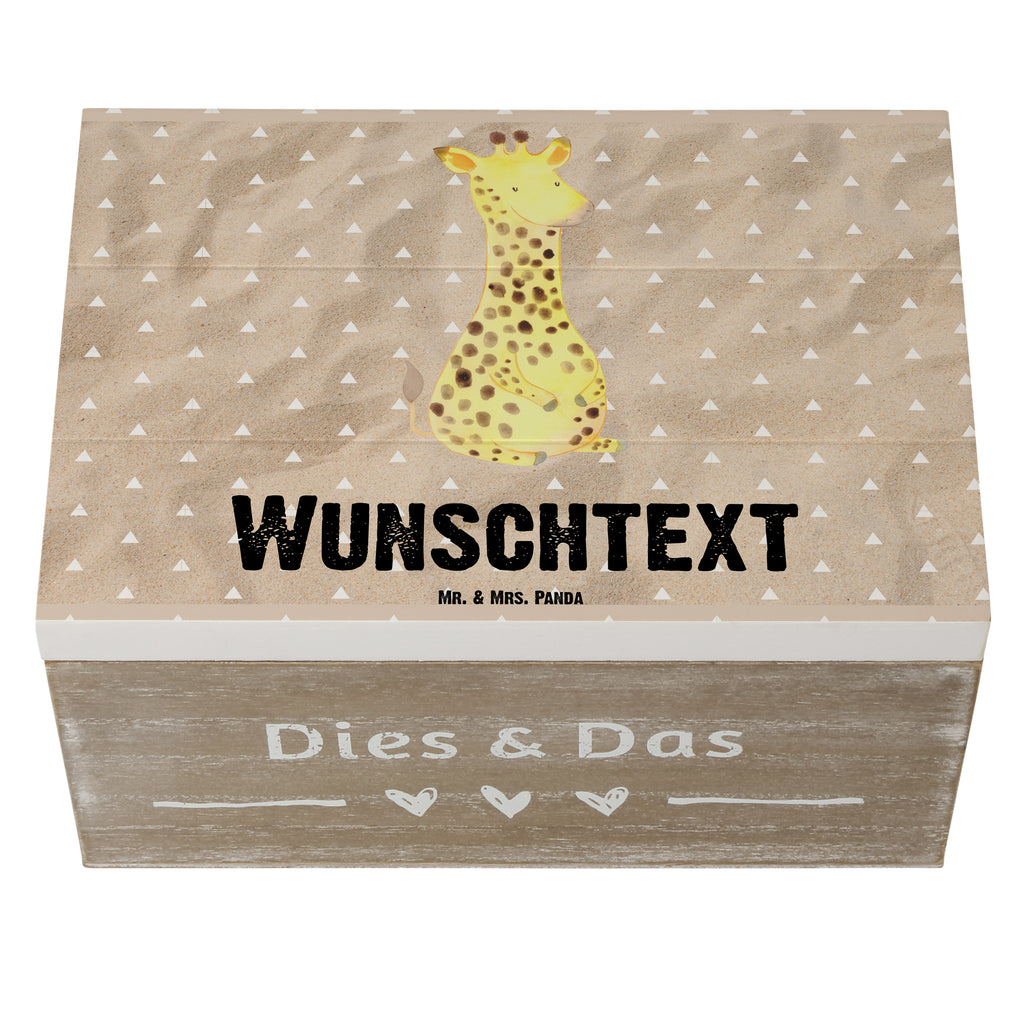 Personalisierte Holzkiste Giraffe Zufrieden Holzkiste mit Namen, Kiste mit Namen, Schatzkiste mit Namen, Truhe mit Namen, Schatulle mit Namen, Erinnerungsbox mit Namen, Erinnerungskiste, mit Namen, Dekokiste mit Namen, Aufbewahrungsbox mit Namen, Holzkiste Personalisiert, Kiste Personalisiert, Schatzkiste Personalisiert, Truhe Personalisiert, Schatulle Personalisiert, Erinnerungsbox Personalisiert, Erinnerungskiste Personalisiert, Dekokiste Personalisiert, Aufbewahrungsbox Personalisiert, Geschenkbox personalisiert, GEschenkdose personalisiert, Afrika, Wildtiere, Giraffe, Zufrieden, Glück, Abenteuer