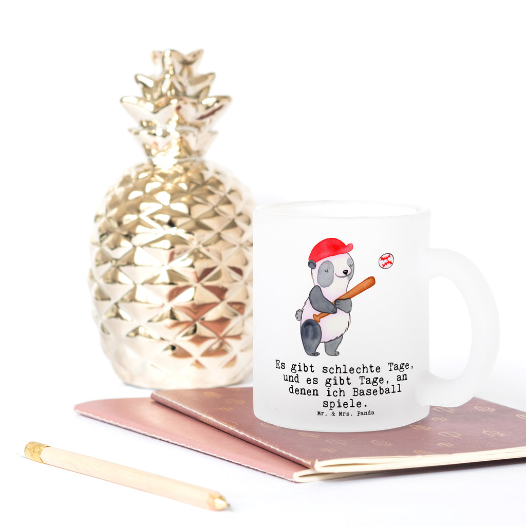 Teetasse Panda Baseball spielen Tage Teetasse, Teeglas, Teebecher, Tasse mit Henkel, Tasse, Glas Teetasse, Teetasse aus Glas, Geschenk, Sport, Sportart, Hobby, Schenken, Danke, Dankeschön, Auszeichnung, Gewinn, Sportler, Baseball spielen, Baseball Spielen, Baseball Match, Ballsport, Baseballplatz, Baseballverein