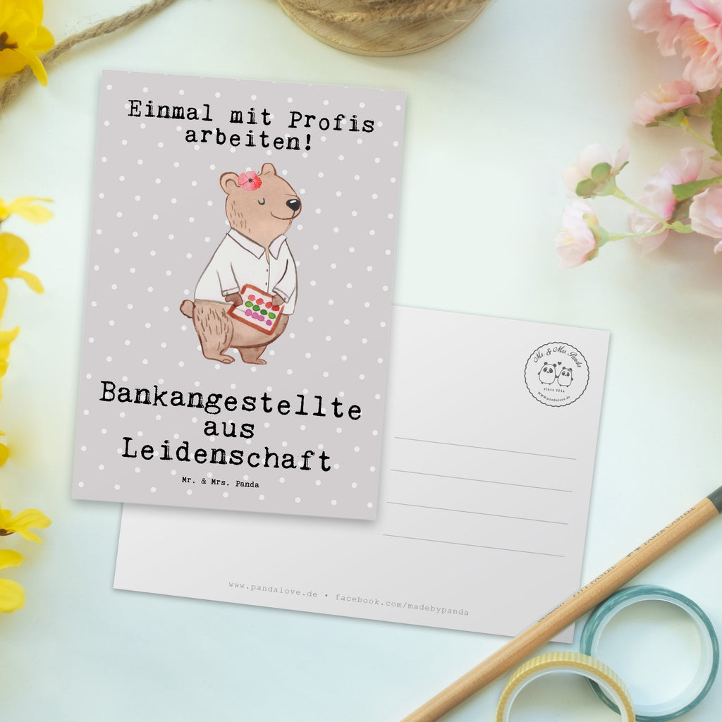 Postkarte Bankangestellte aus Leidenschaft Postkarte, Karte, Geschenkkarte, Grußkarte, Einladung, Ansichtskarte, Geburtstagskarte, Einladungskarte, Dankeskarte, Ansichtskarten, Einladung Geburtstag, Einladungskarten Geburtstag, Beruf, Ausbildung, Jubiläum, Abschied, Rente, Kollege, Kollegin, Geschenk, Schenken, Arbeitskollege, Mitarbeiter, Firma, Danke, Dankeschön, Bankangestellte, Bankfachfrau, Bänkerin, Bankberaterin