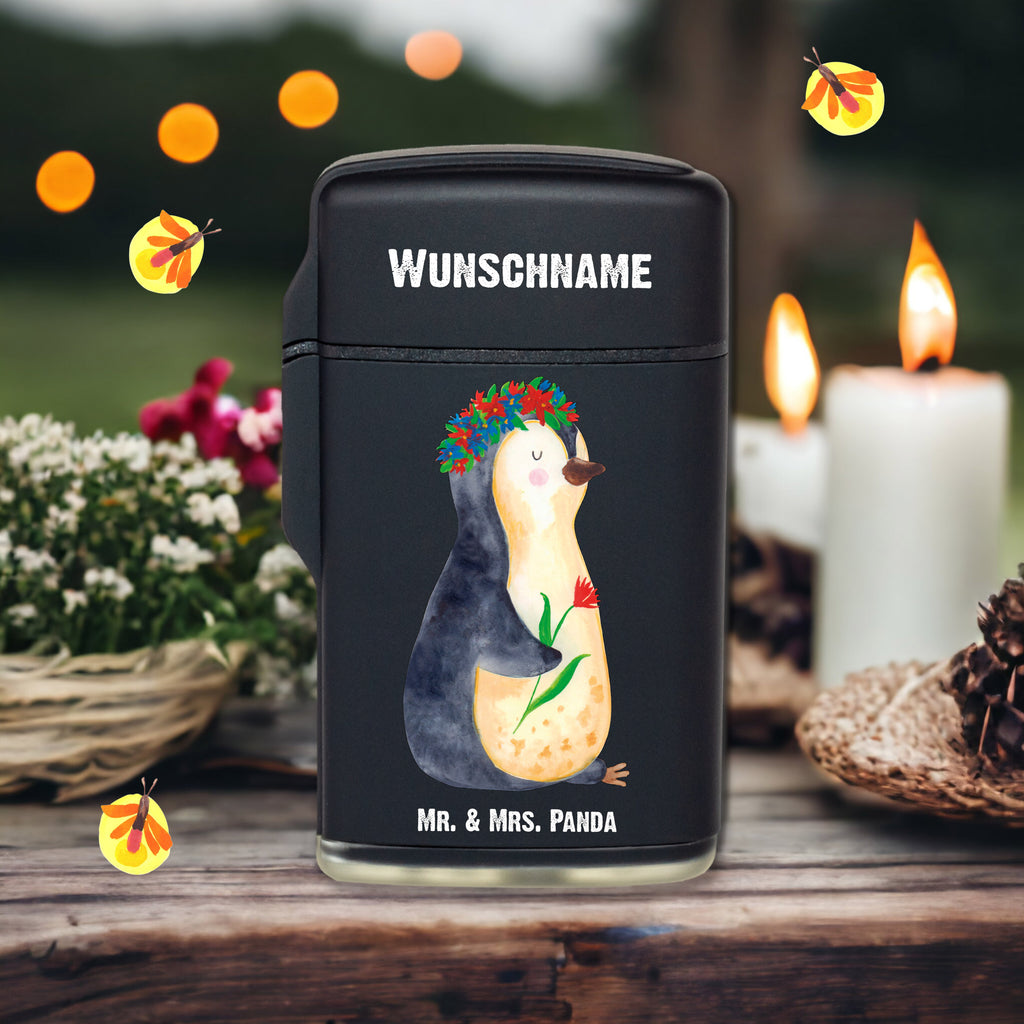 Personalisiertes Feuerzeug Pinguin Blumenkranz Personalisiertes Feuerzeug, Personalisiertes Gas-Feuerzeug, Personalisiertes Sturmfeuerzeug, Pinguin, Pinguine, Blumenkranz, Universum, Leben, Wünsche, Ziele, Lebensziele, Motivation, Lebenslust, Liebeskummer, Geschenkidee