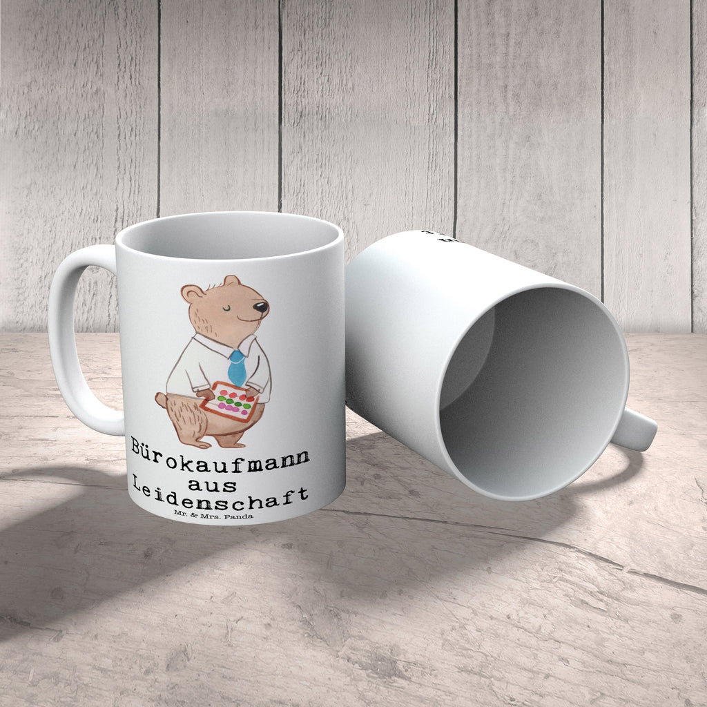 Tasse Bürokaufmann aus Leidenschaft Tasse, Kaffeetasse, Teetasse, Becher, Kaffeebecher, Teebecher, Keramiktasse, Porzellantasse, Büro Tasse, Geschenk Tasse, Tasse Sprüche, Tasse Motive, Kaffeetassen, Tasse bedrucken, Designer Tasse, Cappuccino Tassen, Schöne Teetassen, Beruf, Ausbildung, Jubiläum, Abschied, Rente, Kollege, Kollegin, Geschenk, Schenken, Arbeitskollege, Mitarbeiter, Firma, Danke, Dankeschön, Bürokaufmann, Kaufmann für Büromanagement