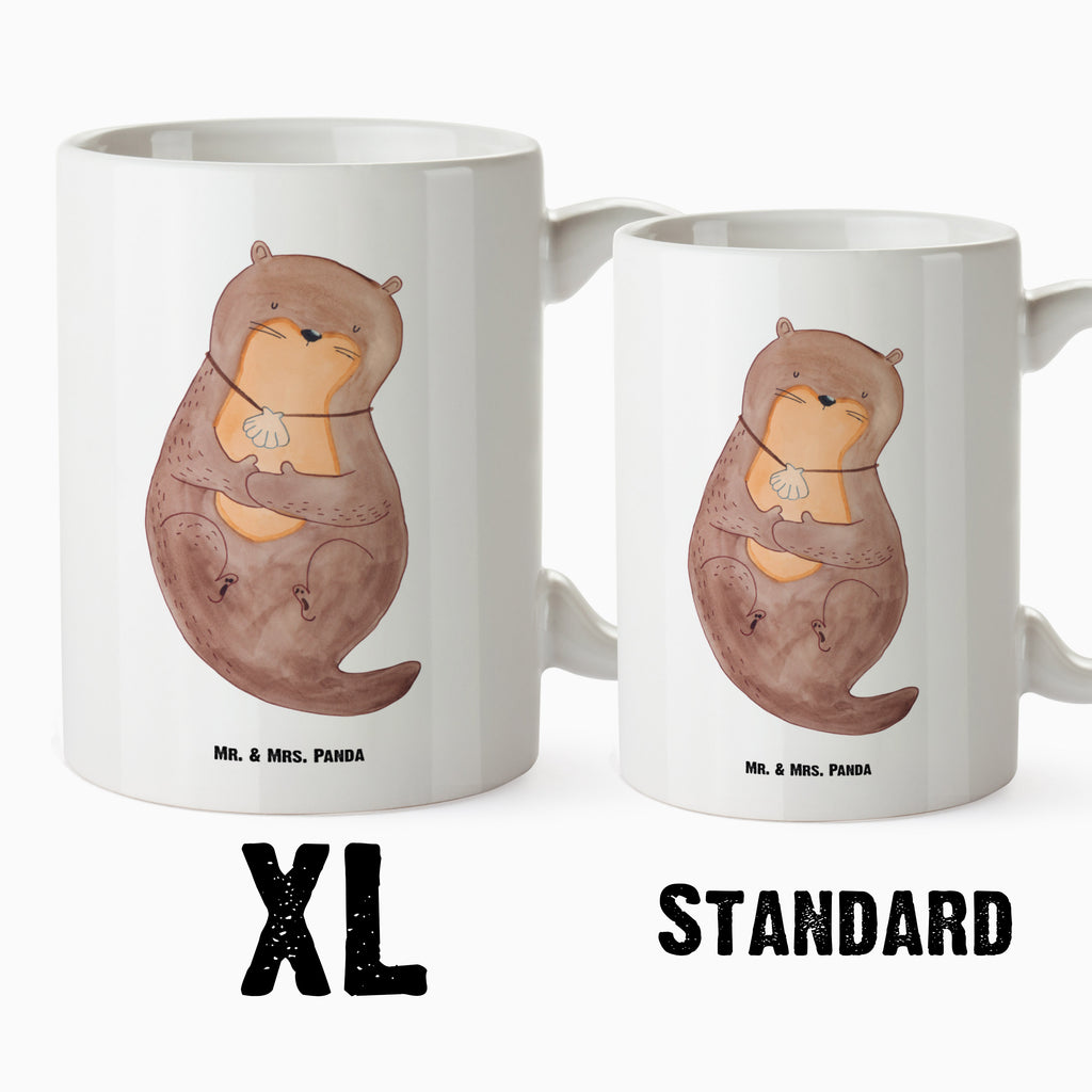 XL Tasse Otter mit Muschelmedaillon XL Tasse, Große Tasse, Grosse Kaffeetasse, XL Becher, XL Teetasse, spülmaschinenfest, Jumbo Tasse, Groß, Otter, Fischotter, Seeotter, Otterliebe, grübeln, träumen, Motivation, Tagträumen, Büro