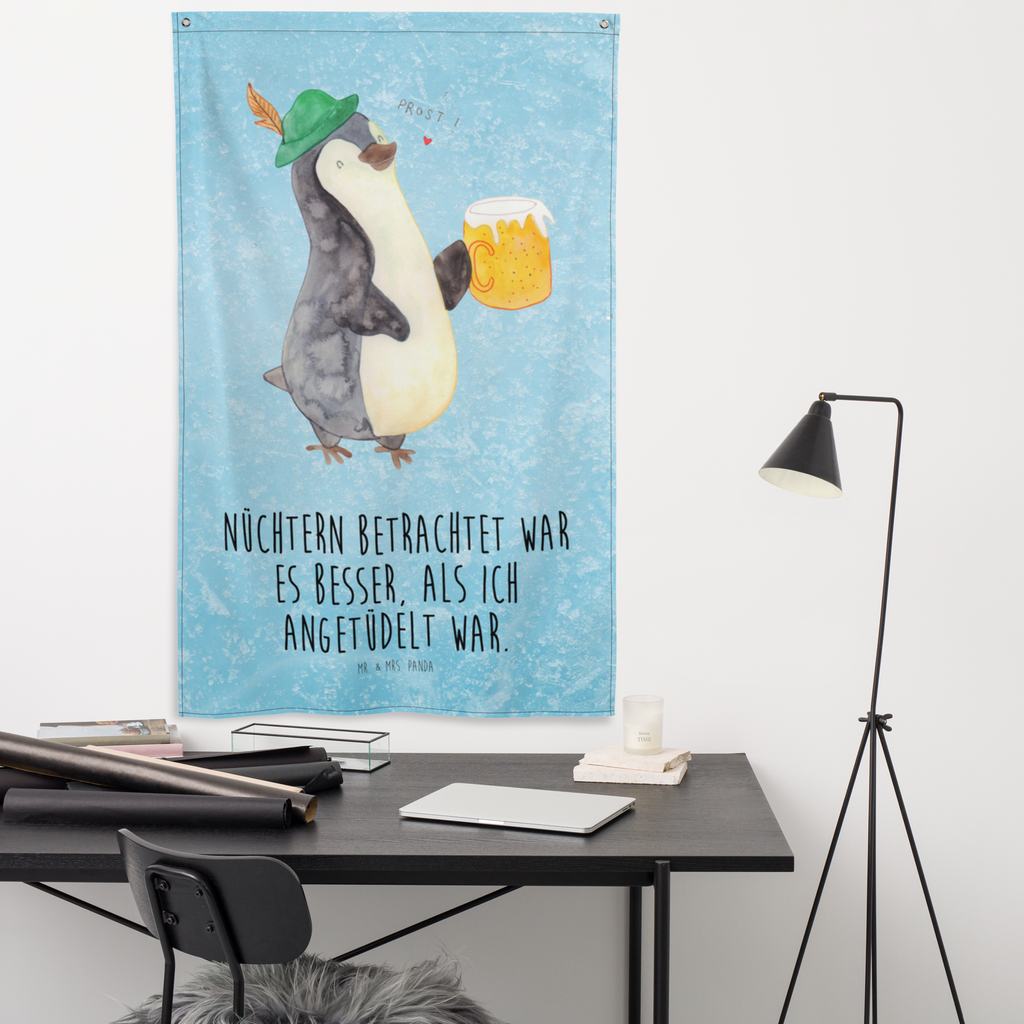 Wandteppich Pinguin Bier Wandbehang, Dekoration, Boho, Wandteppich, Wandtuch, Wanddeko, Tapisserie, Tapestry, Wandbild, Textil-Kunst, Schmuck-Wandbehang, Wand Deko, Kinderzimmer, Kinderzimmer Wand, Kinderzimmer Deko, Kinderzimmer Wanddeko, Pinguin, Pinguine, Bier, Oktoberfest