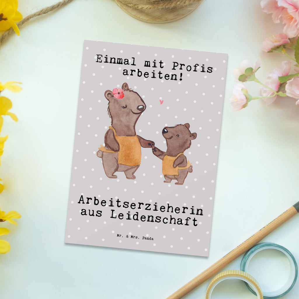 Postkarte Arbeitserzieherin aus Leidenschaft Postkarte, Karte, Geschenkkarte, Grußkarte, Einladung, Ansichtskarte, Geburtstagskarte, Einladungskarte, Dankeskarte, Ansichtskarten, Einladung Geburtstag, Einladungskarten Geburtstag, Beruf, Ausbildung, Jubiläum, Abschied, Rente, Kollege, Kollegin, Geschenk, Schenken, Arbeitskollege, Mitarbeiter, Firma, Danke, Dankeschön, Arbeitserzieherin, Arbeitspädagogin, Studium