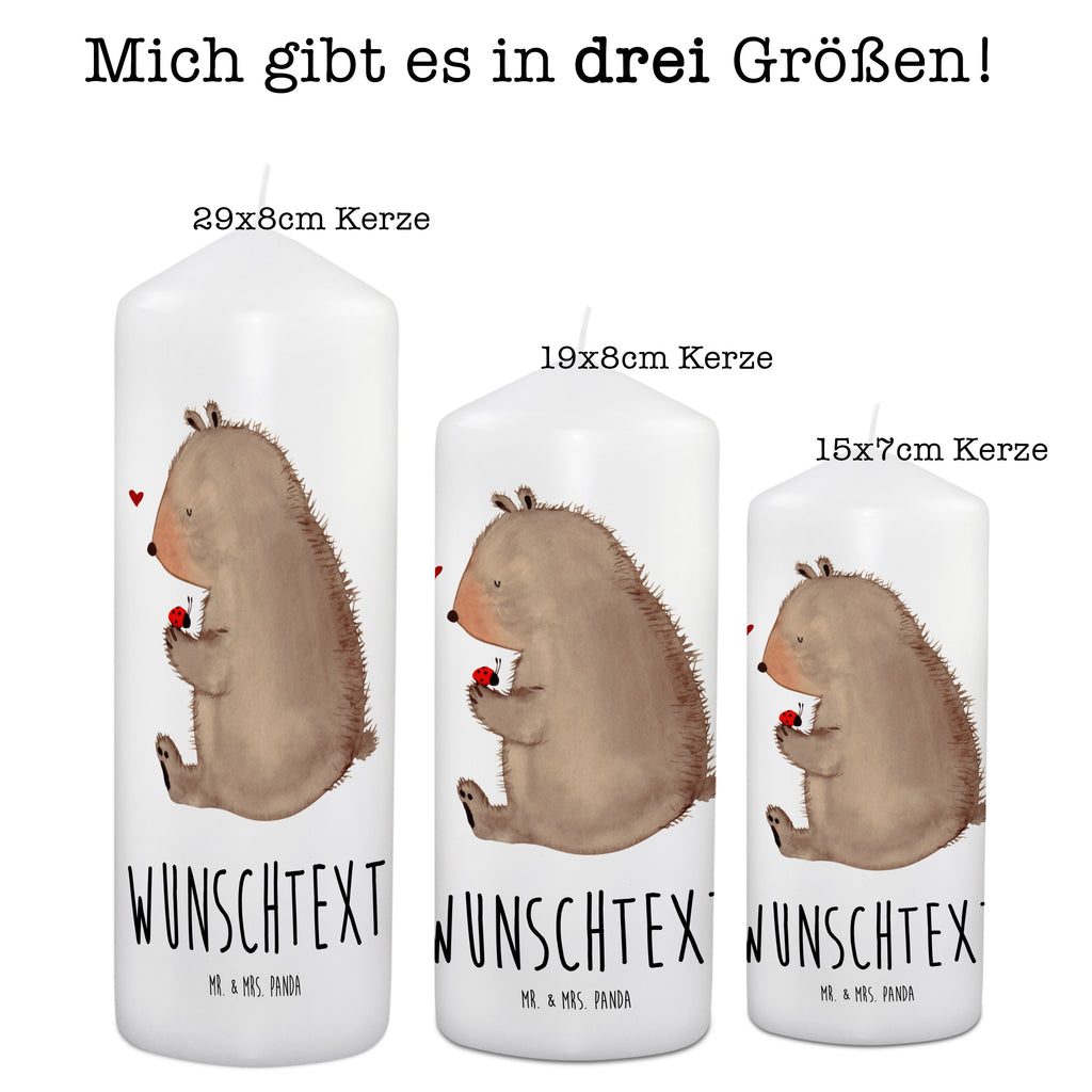 Personalisierte Kerze Bär mit Marienkäfer Kerze, Taufkerze, Kommunionskerze, Geburtstagskerze, Geschenk Kerze, Taufgeschenk Kerze, Kerze mit Druck, Besondere Kerze, Geschenkidee Kerze, Kerze für Kommunion, kerze personalisiert, personalisierte kerze, personalisierte kerzen, Bär, Teddy, Teddybär, Marienkäfer, Liebe, Freiheit, Motivation, Das Leben ist schön