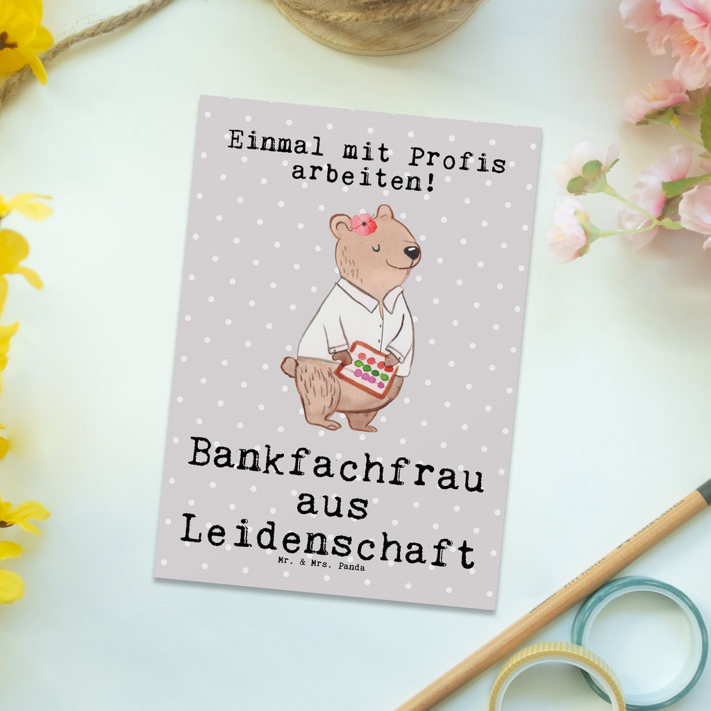 Postkarte Bankfachfrau aus Leidenschaft Postkarte, Karte, Geschenkkarte, Grußkarte, Einladung, Ansichtskarte, Geburtstagskarte, Einladungskarte, Dankeskarte, Ansichtskarten, Einladung Geburtstag, Einladungskarten Geburtstag, Beruf, Ausbildung, Jubiläum, Abschied, Rente, Kollege, Kollegin, Geschenk, Schenken, Arbeitskollege, Mitarbeiter, Firma, Danke, Dankeschön, Bankfachfrau, Bankangestellte, Bänkerin, Bankberaterin