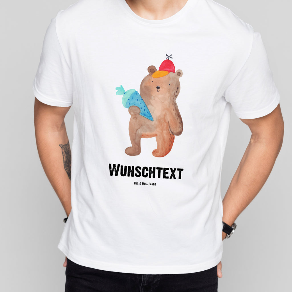 Personalisiertes T-Shirt Bär Schultüte T-Shirt Personalisiert, T-Shirt mit Namen, T-Shirt mit Aufruck, Männer, Frauen, Wunschtext, Bedrucken, Bär, Teddy, Teddybär, Bär Motiv, Schultüte, Erster Schultag Geschenk, Einschulung Geschenk, Schule Geschenk, Grundschule, Schulanfang, Schulbeginn