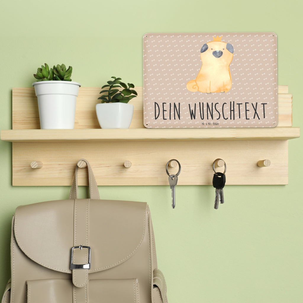 Personalisiertes Blechschild Mops Krone Blechschild, Metallschild, Geschenk Schild, Schild, Magnet-Metall-Schild, Deko Schild, Wandschild, Wand-Dekoration, Türschild, Hund, Hundemotiv, Haustier, Hunderasse, Tierliebhaber, Hundebesitzer, Sprüche, Mops, allergisch, kinderlos, Hausregel, Hundebesitzer. Spruch, lustig