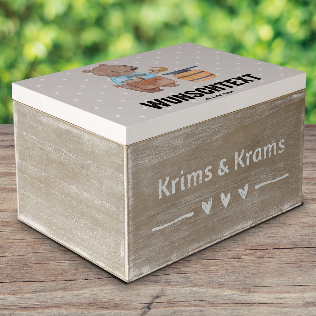 Personalisierte Holzkiste Schmied mit Herz Holzkiste mit Namen, Kiste mit Namen, Schatzkiste mit Namen, Truhe mit Namen, Schatulle mit Namen, Erinnerungsbox mit Namen, Erinnerungskiste, mit Namen, Dekokiste mit Namen, Aufbewahrungsbox mit Namen, Holzkiste Personalisiert, Kiste Personalisiert, Schatzkiste Personalisiert, Truhe Personalisiert, Schatulle Personalisiert, Erinnerungsbox Personalisiert, Erinnerungskiste Personalisiert, Dekokiste Personalisiert, Aufbewahrungsbox Personalisiert, Geschenkbox personalisiert, GEschenkdose personalisiert, Beruf, Ausbildung, Jubiläum, Abschied, Rente, Kollege, Kollegin, Geschenk, Schenken, Arbeitskollege, Mitarbeiter, Firma, Danke, Dankeschön