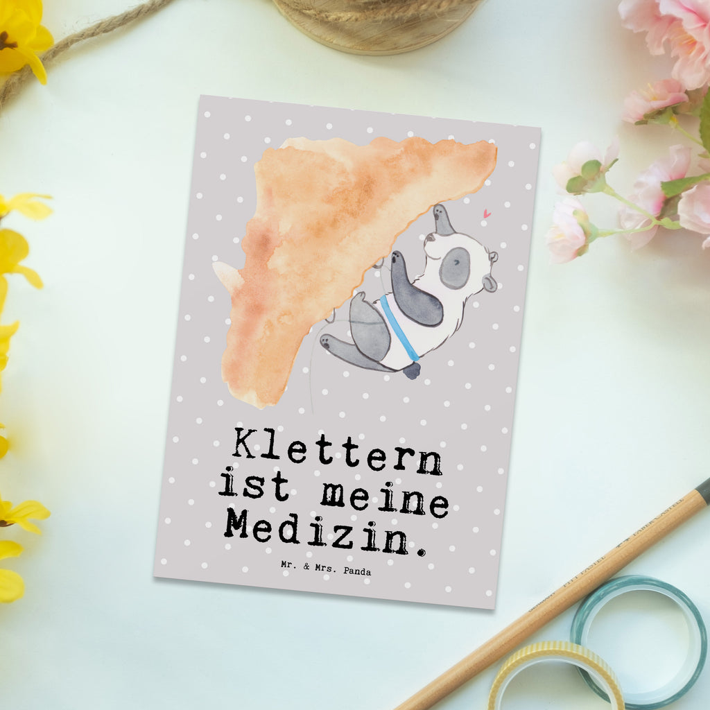 Postkarte Panda Klettern Medizin Postkarte, Karte, Geschenkkarte, Grußkarte, Einladung, Ansichtskarte, Geburtstagskarte, Einladungskarte, Dankeskarte, Ansichtskarten, Einladung Geburtstag, Einladungskarten Geburtstag, Geschenk, Sport, Sportart, Hobby, Schenken, Danke, Dankeschön, Auszeichnung, Gewinn, Sportler, Klettern, Bouldern, Kletterhalle, Klettersport