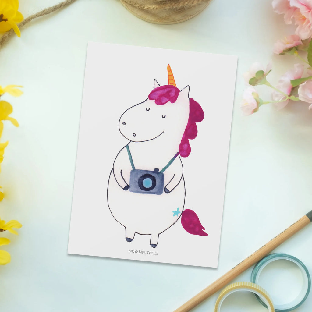 Postkarte Einhorn Fotograf Postkarte, Karte, Geschenkkarte, Grußkarte, Einladung, Ansichtskarte, Geburtstagskarte, Einladungskarte, Dankeskarte, Ansichtskarten, Einladung Geburtstag, Einladungskarten Geburtstag, Einhorn, Einhörner, Einhorn Deko, Pegasus, Unicorn, Fotograf, Fotografie, Kamera, Reisen, Weltreise, Weltenbummler, Urlaub, Tourist, Kurztrip, Reise, Städtereise