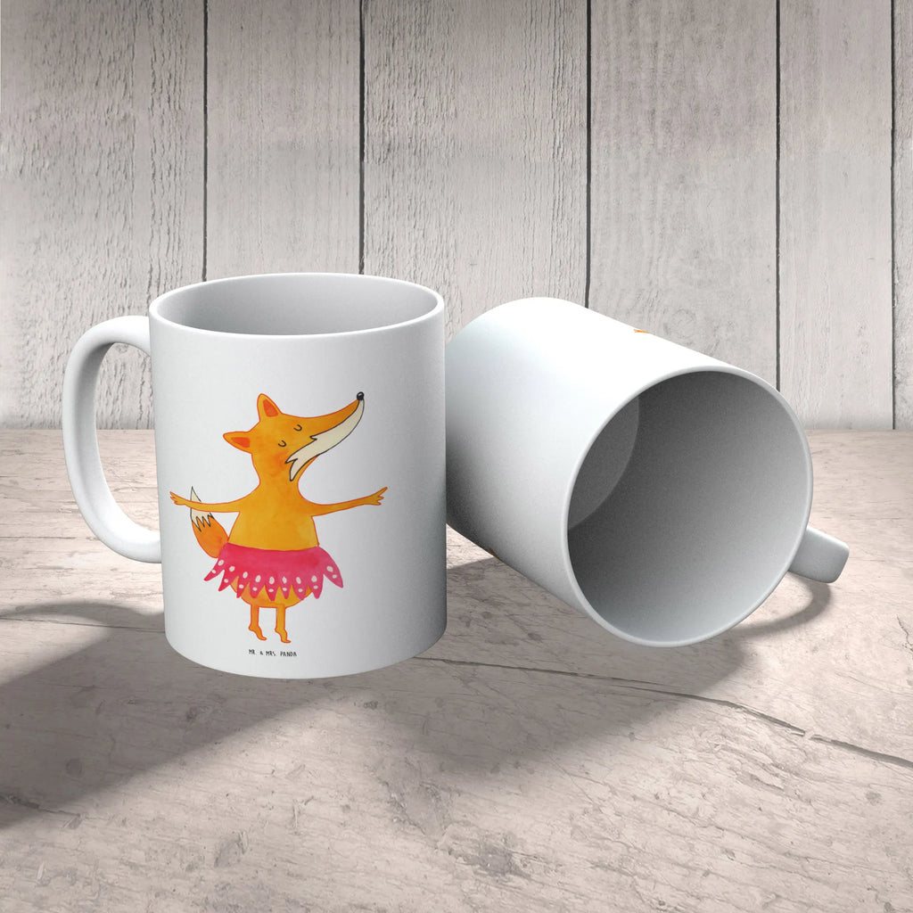 Tasse Fuchs Ballerina Tasse, Kaffeetasse, Teetasse, Becher, Kaffeebecher, Teebecher, Keramiktasse, Porzellantasse, Büro Tasse, Geschenk Tasse, Tasse Sprüche, Tasse Motive, Kaffeetassen, Tasse bedrucken, Designer Tasse, Cappuccino Tassen, Schöne Teetassen, Fuchs, Fuchs Spruch, Füchse, Füchsin, Ballerina, Ballett, Tänzerin, Tanzen, Party, Einladung, Geburtstag