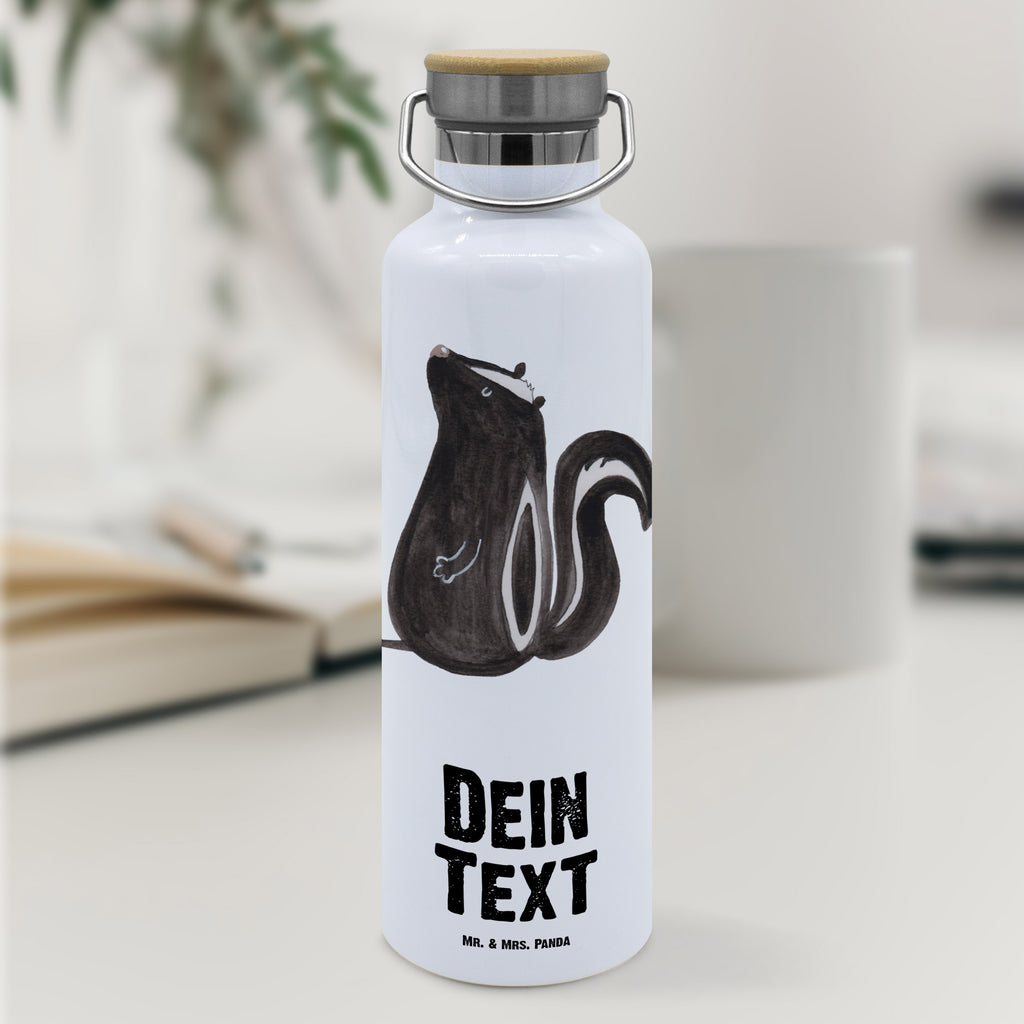 Personalisierte Trinkflasche Stinktier sitzend Personalisierte Trinkflasche, Trinkflasche mit Namen, Trinkflasche bedrucken, Flasche personalisiert, Trinkflasch mit Aufdruck, Trinkflasche Werbegeschenk, Namensaufdruck Trinkflasche, Sportflasche personalisiert, Trinkflasche Sport, Stinktier, Skunk, Wildtier, Raubtier, Stinker, Stinki, Spruch, Büro, Recht, Besserwisser