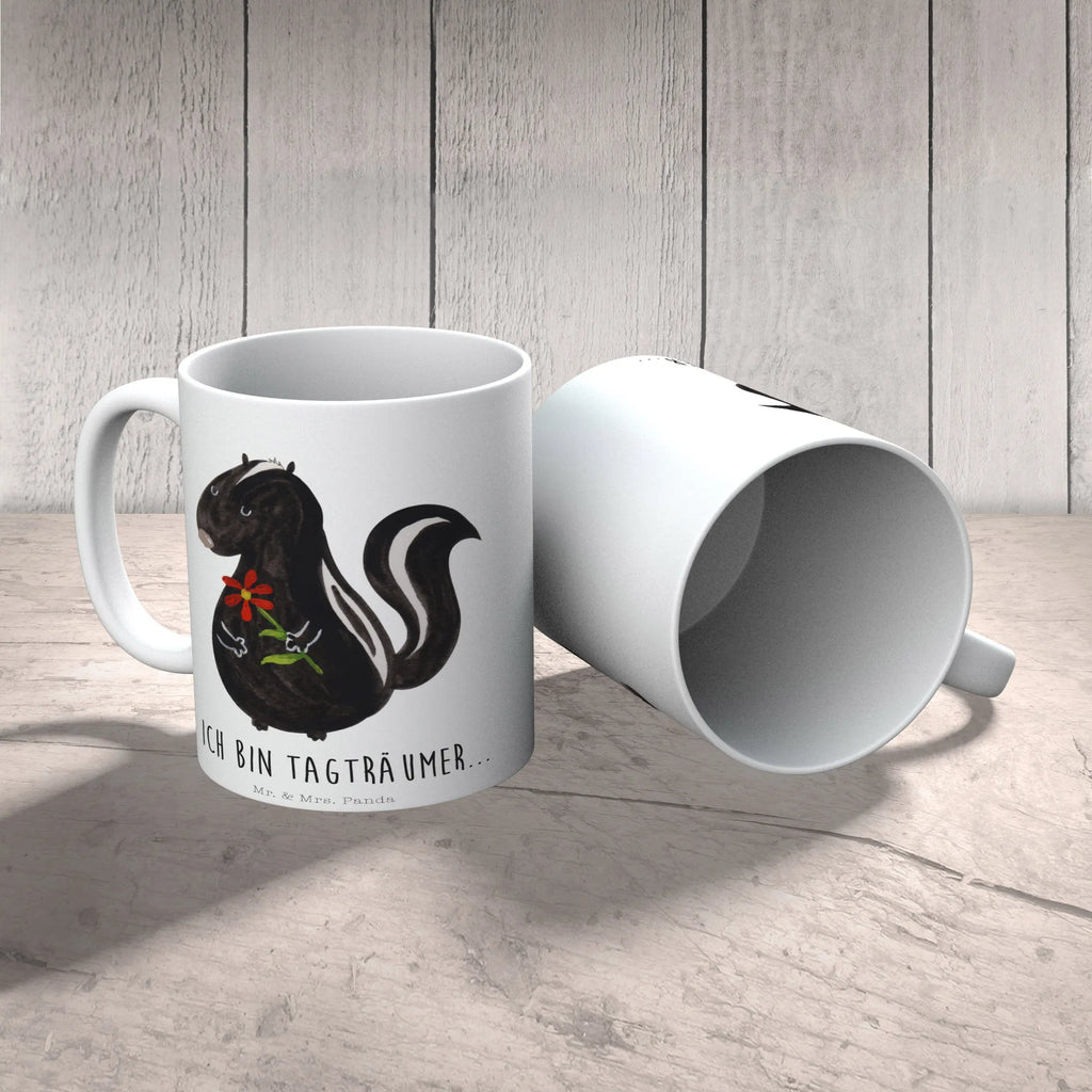 Tasse Stinktier Blume Tasse, Kaffeetasse, Teetasse, Becher, Kaffeebecher, Teebecher, Keramiktasse, Porzellantasse, Büro Tasse, Geschenk Tasse, Tasse Sprüche, Tasse Motive, Kaffeetassen, Tasse bedrucken, Designer Tasse, Cappuccino Tassen, Schöne Teetassen, Stinktier, Skunk, Wildtier, Raubtier, Stinker, Stinki, Tagträumer, verträumt, Dreams, Träume