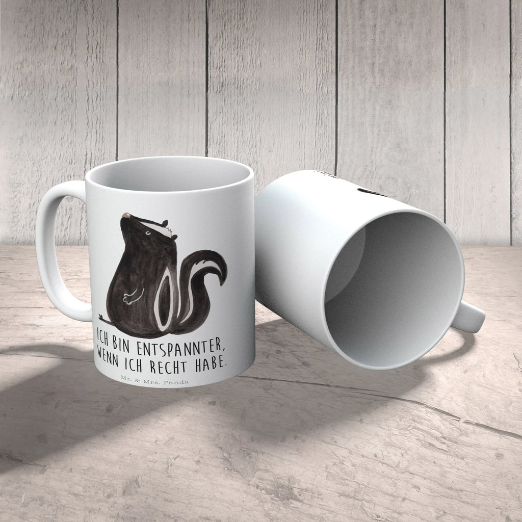 Tasse Stinktier Sitzen Tasse, Kaffeetasse, Teetasse, Becher, Kaffeebecher, Teebecher, Keramiktasse, Porzellantasse, Büro Tasse, Geschenk Tasse, Tasse Sprüche, Tasse Motive, Kaffeetassen, Tasse bedrucken, Designer Tasse, Cappuccino Tassen, Schöne Teetassen, Stinktier, Skunk, Wildtier, Raubtier, Stinker, Stinki, Spruch, Büro, Recht, Besserwisser