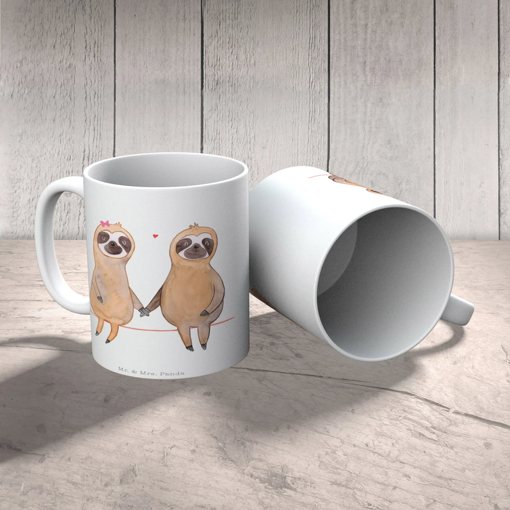 Tasse Faultier Pärchen Tasse, Kaffeetasse, Teetasse, Becher, Kaffeebecher, Teebecher, Keramiktasse, Porzellantasse, Büro Tasse, Geschenk Tasse, Tasse Sprüche, Tasse Motive, Kaffeetassen, Tasse bedrucken, Designer Tasse, Cappuccino Tassen, Schöne Teetassen, Faultier, Faultier Geschenk, Faultier Deko, Faultiere, faul, Lieblingstier, Liebe, Liebespaar, Faultierliebe, Faultierpärchen, verliebt, verlobt, gemeinsam, relaxen, Pärchen, Beziehung, Langsamkeit