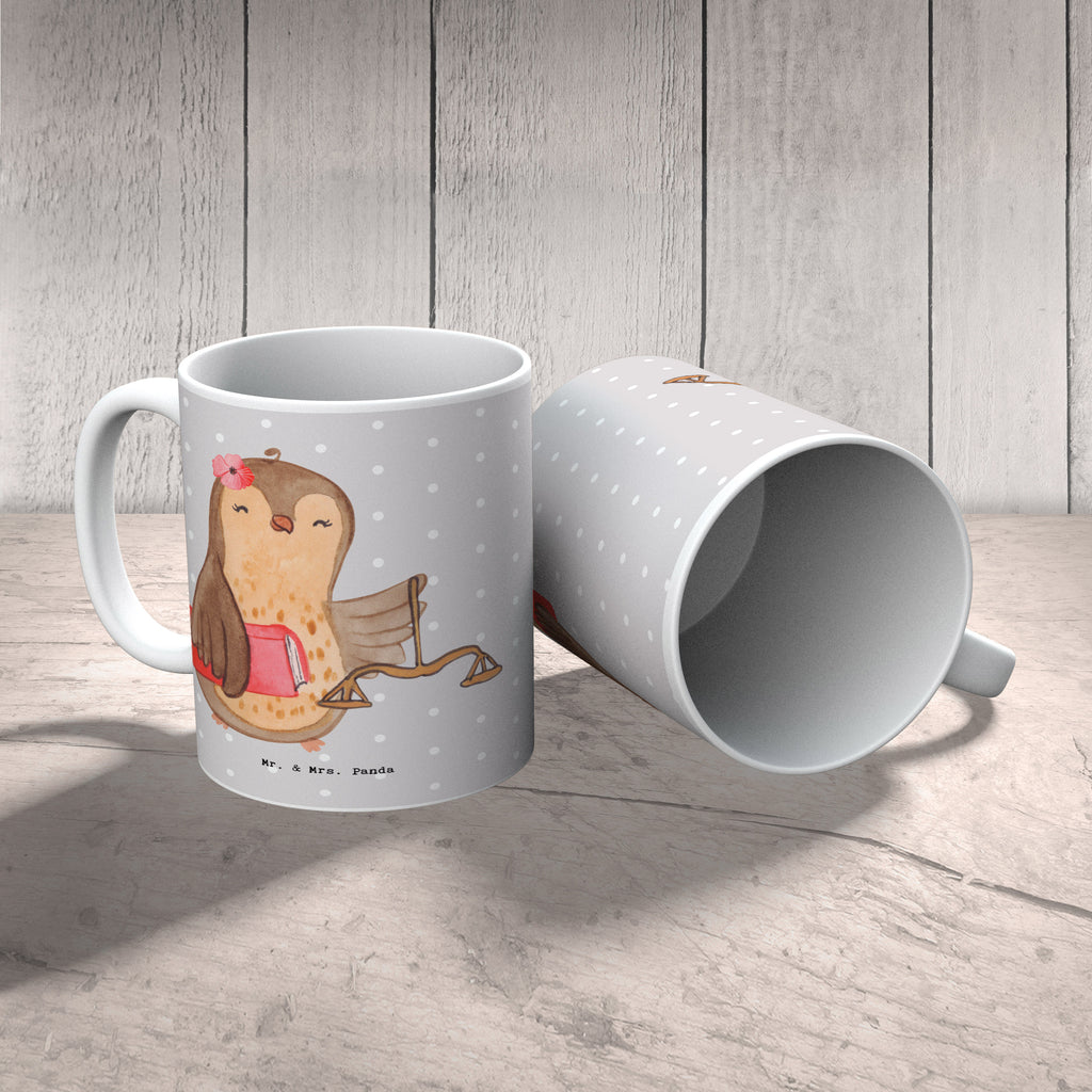 Tasse Juristin mit Herz Tasse, Kaffeetasse, Teetasse, Becher, Kaffeebecher, Teebecher, Keramiktasse, Porzellantasse, Büro Tasse, Geschenk Tasse, Tasse Sprüche, Tasse Motive, Kaffeetassen, Tasse bedrucken, Designer Tasse, Cappuccino Tassen, Schöne Teetassen, Beruf, Ausbildung, Jubiläum, Abschied, Rente, Kollege, Kollegin, Geschenk, Schenken, Arbeitskollege, Mitarbeiter, Firma, Danke, Dankeschön, Juristin, Anwältin, Jura Studium, Master of laws, Staatsexamen, Jurastudent, Anwaltskanzlei