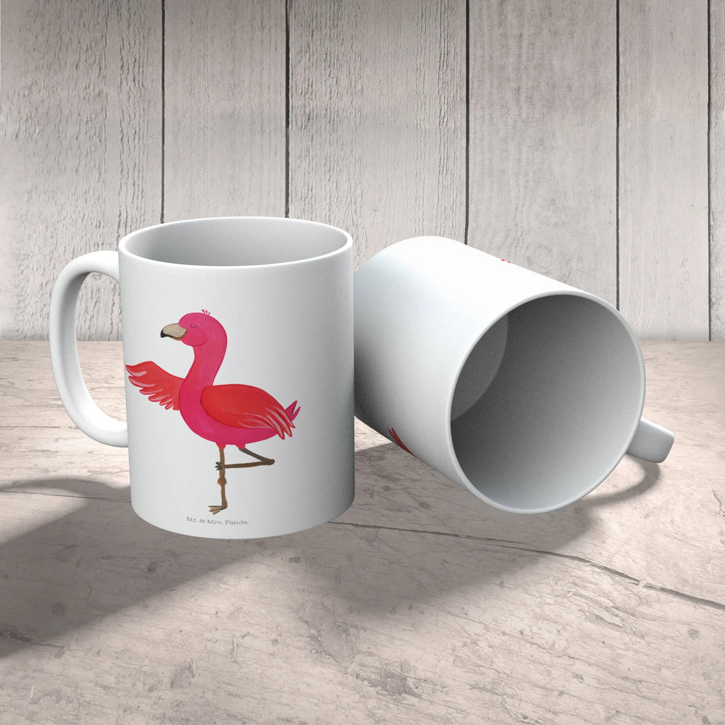 Tasse Flamingo Yoga Tasse, Kaffeetasse, Teetasse, Becher, Kaffeebecher, Teebecher, Keramiktasse, Porzellantasse, Büro Tasse, Geschenk Tasse, Tasse Sprüche, Tasse Motive, Kaffeetassen, Tasse bedrucken, Designer Tasse, Cappuccino Tassen, Schöne Teetassen, Flamingo, Vogel, Yoga, Namaste, Achtsamkeit, Yoga-Übung, Entspannung, Ärger, Aufregen, Tiefenentspannung