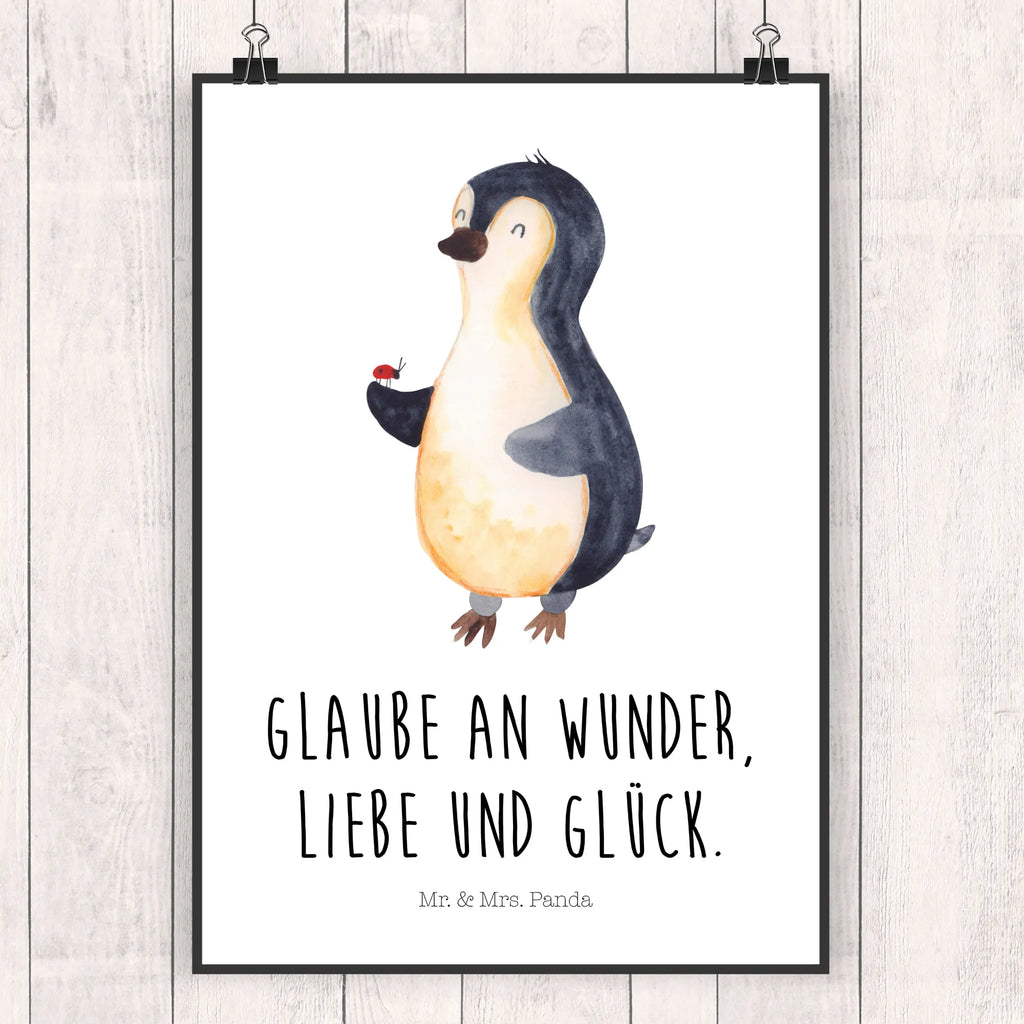 Poster Pinguin Marienkäfer Poster, Wandposter, Bild, Wanddeko, Küchenposter, Kinderposter, Wanddeko Bild, Raumdekoration, Wanddekoration, Handgemaltes Poster, Mr. & Mrs. Panda Poster, Designposter, Kunstdruck, Posterdruck, Pinguin, Pinguine, Marienkäfer, Liebe, Wunder, Glück, Freude, Lebensfreude