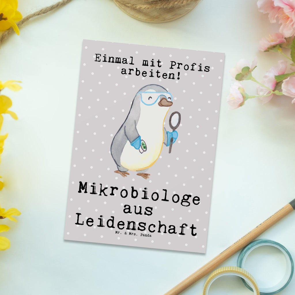 Postkarte Mikrobiologe aus Leidenschaft Postkarte, Karte, Geschenkkarte, Grußkarte, Einladung, Ansichtskarte, Geburtstagskarte, Einladungskarte, Dankeskarte, Ansichtskarten, Einladung Geburtstag, Einladungskarten Geburtstag, Beruf, Ausbildung, Jubiläum, Abschied, Rente, Kollege, Kollegin, Geschenk, Schenken, Arbeitskollege, Mitarbeiter, Firma, Danke, Dankeschön, Mikrobiologe, Naturwissenschaftler, Labor, Forschung