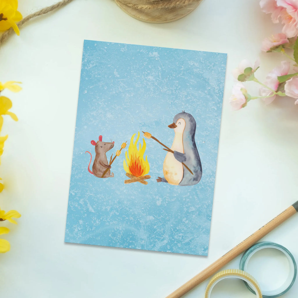 Postkarte Pinguin Lagerfeuer Postkarte, Karte, Geschenkkarte, Grußkarte, Einladung, Ansichtskarte, Geburtstagskarte, Einladungskarte, Dankeskarte, Ansichtskarten, Einladung Geburtstag, Einladungskarten Geburtstag, Pinguin, Maus, Pinguine, Lagerfeuer, Leben, Arbeit, Job, Motivation, Büro, Büroalltag, Lebensspruch, Lebensmotivation, Neustart, Liebe, grillen, Feuer, Marshmallows