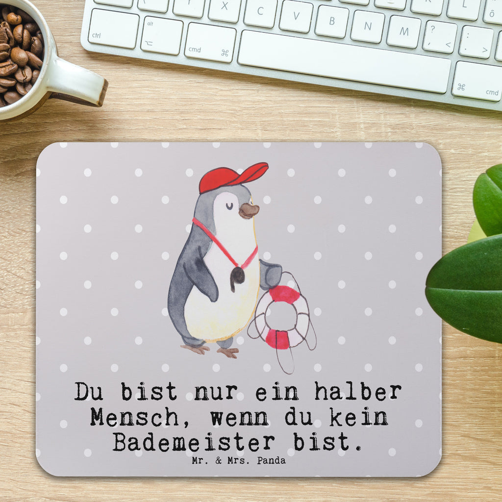 Mauspad Bademeister mit Herz Mousepad, Computer zubehör, Büroausstattung, PC Zubehör, Arbeitszimmer, Mauspad, Einzigartiges Mauspad, Designer Mauspad, Mausunterlage, Mauspad Büro, Beruf, Ausbildung, Jubiläum, Abschied, Rente, Kollege, Kollegin, Geschenk, Schenken, Arbeitskollege, Mitarbeiter, Firma, Danke, Dankeschön, Bademeister, Rettungsschwimmer, Schwimmmeister, Schwimmbad, Freibad, Badeanstalt, Schwimmverein, Schwimmschule