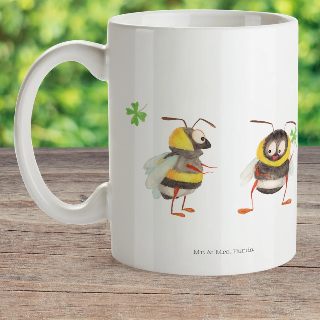 Kindertasse Hummeln Kleeblatt Kindertasse, Kinder Tasse, Kunststoff Tasse, Kindergarten Tasse, Trinkbecher, Camping Becher, Kaffeetasse, Kunststoffbecher, Kindergartenbecher, Outdoorgeschirr, Kunststoffgeschirr, Reisebecher, Reisetasse, Kinderbecher, Bruchfeste Tasse, Bruchsichere Tasse, Plastik Tasse, Plastiktasse, Tiermotive, Gute Laune, lustige Sprüche, Tiere, Hummel, Biene, Spruch positiv, Biene Deko, Spruch schön, glücklich sein, glücklich werden, Spruch fröhlich