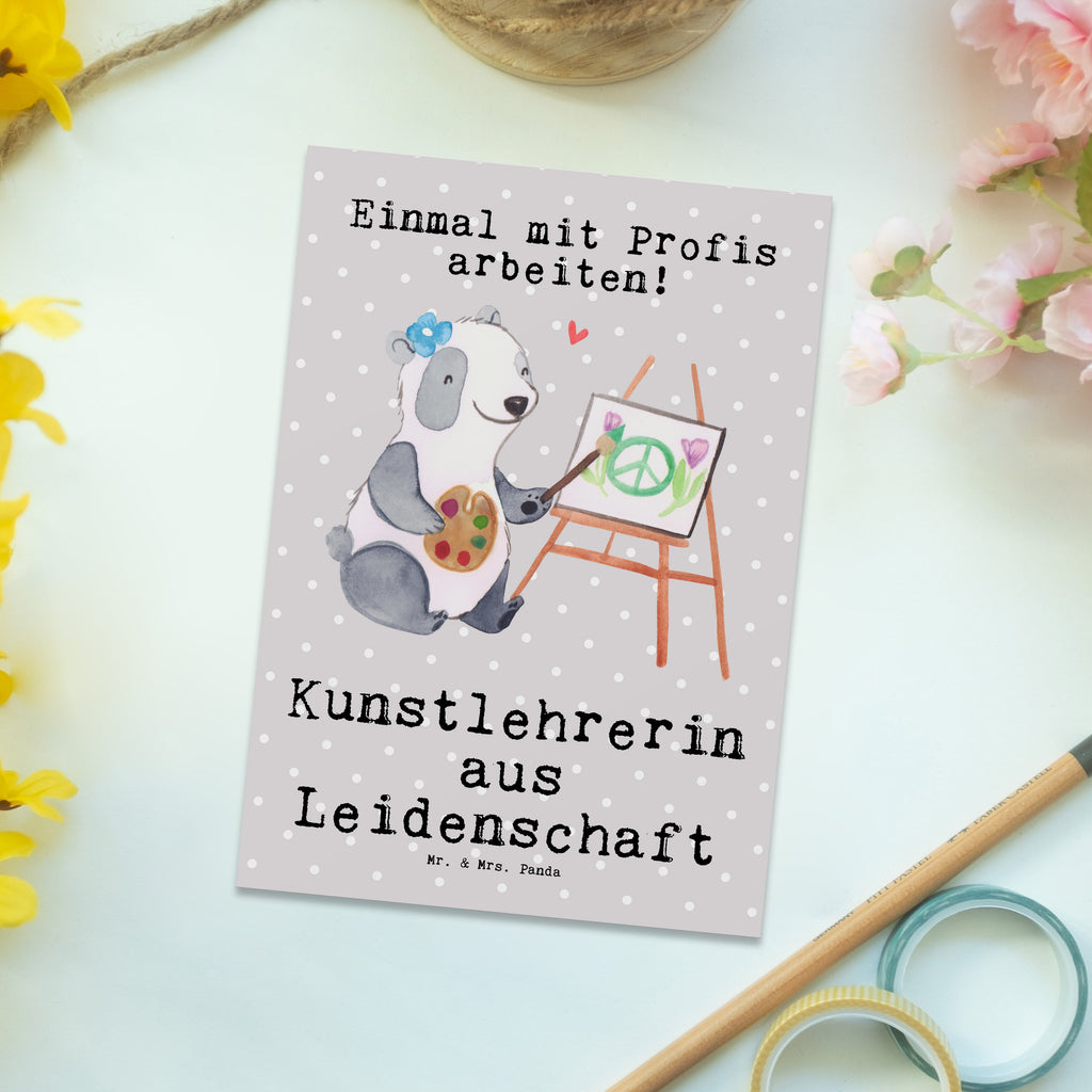 Postkarte Kunstlehrerin aus Leidenschaft Postkarte, Karte, Geschenkkarte, Grußkarte, Einladung, Ansichtskarte, Geburtstagskarte, Einladungskarte, Dankeskarte, Ansichtskarten, Einladung Geburtstag, Einladungskarten Geburtstag, Beruf, Ausbildung, Jubiläum, Abschied, Rente, Kollege, Kollegin, Geschenk, Schenken, Arbeitskollege, Mitarbeiter, Firma, Danke, Dankeschön, Kunstlehrerin, Kunstunterricht, Kunstschule