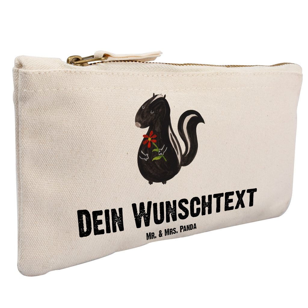 Personalisierte Schminktasche Stinktier Blume Personalisierte Schminktasche, Personalisierte Kosmetiktasche, Personalisierter Kosmetikbeutel, Personalisiertes Stiftemäppchen, Personalisiertes Etui, Personalisierte Federmappe, Personalisierte Makeup Bag, Personalisiertes Schminketui, Personalisiertes Kosmetiketui, Personalisiertes Schlamperetui, Schminktasche mit Namen, Kosmetiktasche mit Namen, Kosmetikbeutel mit Namen, Stiftemäppchen mit Namen, Etui mit Namen, Federmappe mit Namen, Makeup Bg  mit Namen, Schminketui mit Namen, Kosmetiketui mit Namen, Schlamperetui mit Namen, Schminktasche personalisieren, Schminktasche bedrucken, Schminktasche selbst gestalten, Stinktier, Skunk, Wildtier, Raubtier, Stinker, Stinki, Tagträumer, verträumt, Dreams, Träume