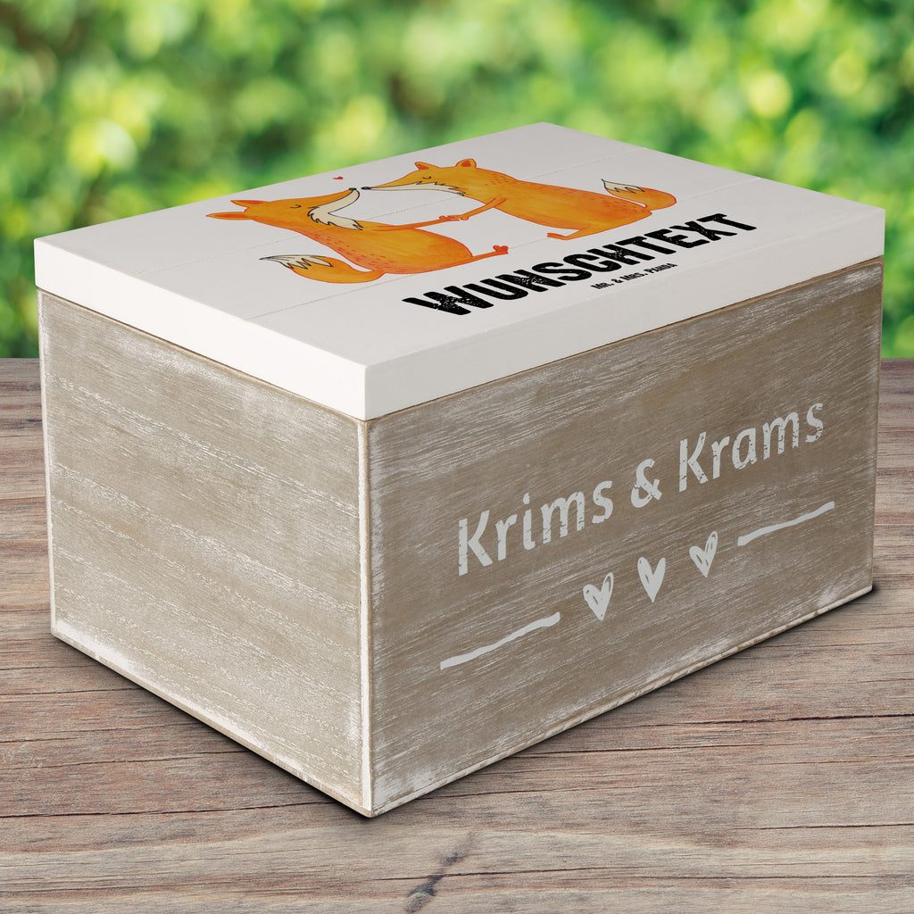 Personalisierte Holzkiste Füchse Liebe Holzkiste mit Namen, Kiste mit Namen, Schatzkiste mit Namen, Truhe mit Namen, Schatulle mit Namen, Erinnerungsbox mit Namen, Erinnerungskiste, mit Namen, Dekokiste mit Namen, Aufbewahrungsbox mit Namen, Holzkiste Personalisiert, Kiste Personalisiert, Schatzkiste Personalisiert, Truhe Personalisiert, Schatulle Personalisiert, Erinnerungsbox Personalisiert, Erinnerungskiste Personalisiert, Dekokiste Personalisiert, Aufbewahrungsbox Personalisiert, Geschenkbox personalisiert, GEschenkdose personalisiert, Fuchs, Füchse, Fox, Liebe, Liebespaar, Paar, Partner, Freundin, Freund, Ehe, Verlobte, Ehemann, Ehefrau, Liebesbeweis