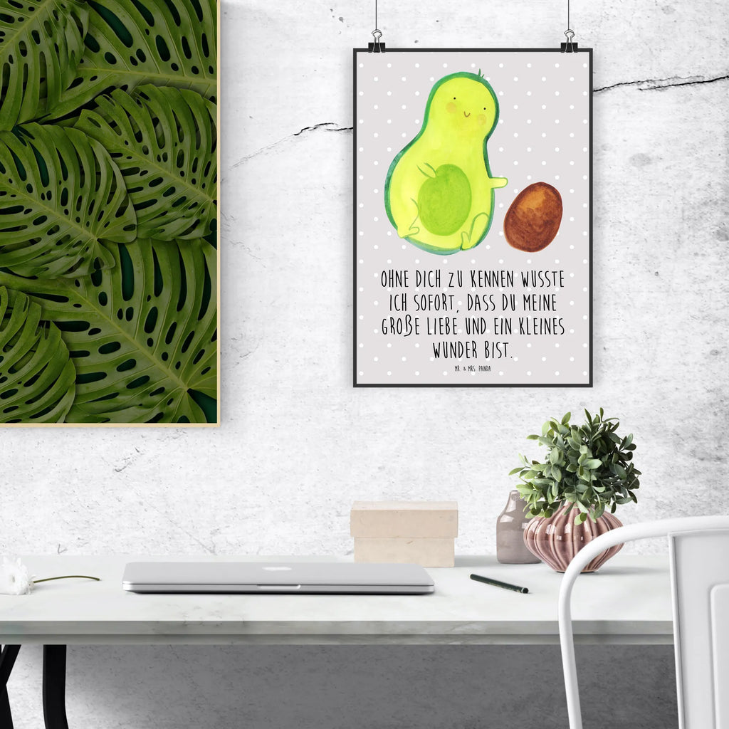 Poster Avocado Kern rollt Poster, Wandposter, Bild, Wanddeko, Küchenposter, Kinderposter, Wanddeko Bild, Raumdekoration, Wanddekoration, Handgemaltes Poster, Mr. & Mrs. Panda Poster, Designposter, Kunstdruck, Posterdruck, Avocado, Veggie, Vegan, Gesund, Avocados, Schwanger, Geburt, Geburtstag, Säugling, Kind, erstes Kind, zur Geburt, Schwangerschaft, Babyparty, Baby, große Liebe, Liebe, Love