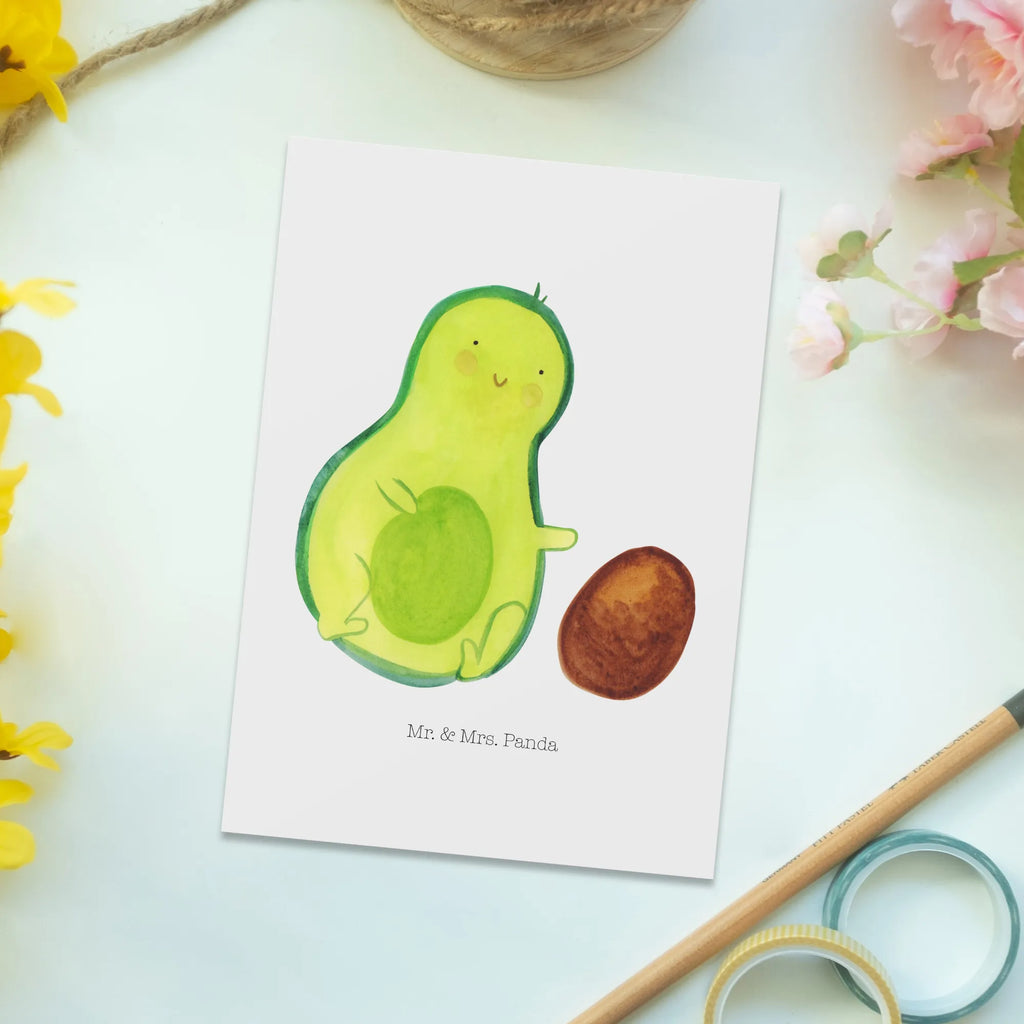 Postkarte Avocado Kern rollt Postkarte, Karte, Geschenkkarte, Grußkarte, Einladung, Ansichtskarte, Geburtstagskarte, Einladungskarte, Dankeskarte, Ansichtskarten, Einladung Geburtstag, Einladungskarten Geburtstag, Avocado, Veggie, Vegan, Gesund, Avocados, Schwanger, Geburt, Geburtstag, Säugling, Kind, erstes Kind, zur Geburt, Schwangerschaft, Babyparty, Baby, große Liebe, Liebe, Love