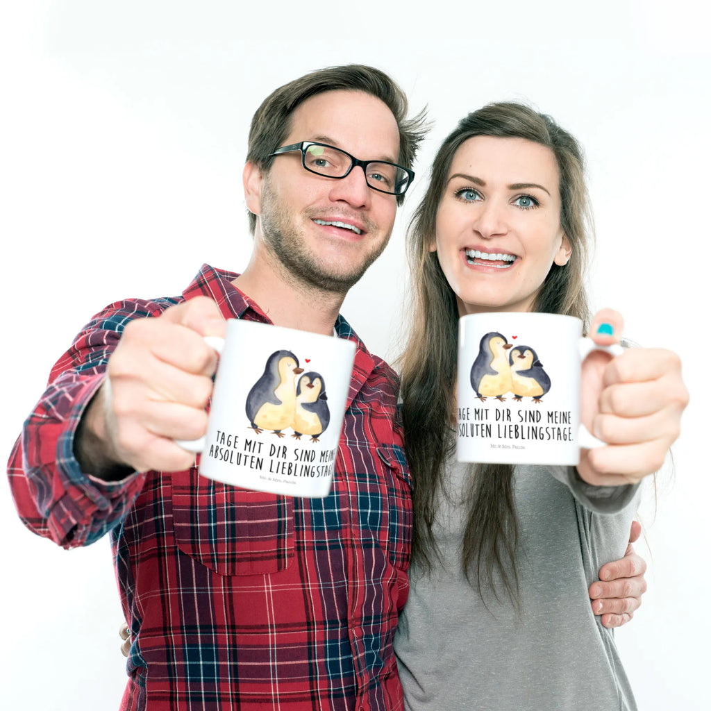 Kindertasse Pinguin umarmend Kindertasse, Kinder Tasse, Kunststoff Tasse, Kindergarten Tasse, Trinkbecher, Camping Becher, Kaffeetasse, Kunststoffbecher, Kindergartenbecher, Outdoorgeschirr, Kunststoffgeschirr, Reisebecher, Reisetasse, Kinderbecher, Bruchfeste Tasse, Bruchsichere Tasse, Plastik Tasse, Plastiktasse, Pinguin, Liebe, Liebespaar, Liebesbeweis, Liebesgeschenk, Verlobung, Jahrestag, Hochzeitstag, Hochzeit, Hochzeitsgeschenk