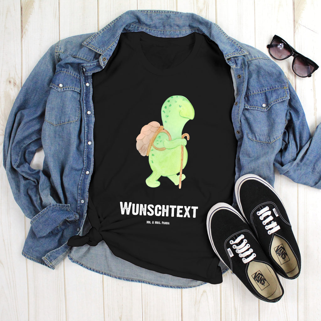 Personalisiertes T-Shirt Schildkröte Wanderer T-Shirt Personalisiert, T-Shirt mit Namen, T-Shirt mit Aufruck, Männer, Frauen, Wunschtext, Bedrucken, Schildkröte, Schildkröten, Motivation, Motivationsspruch, Motivationssprüche, Neuanfang