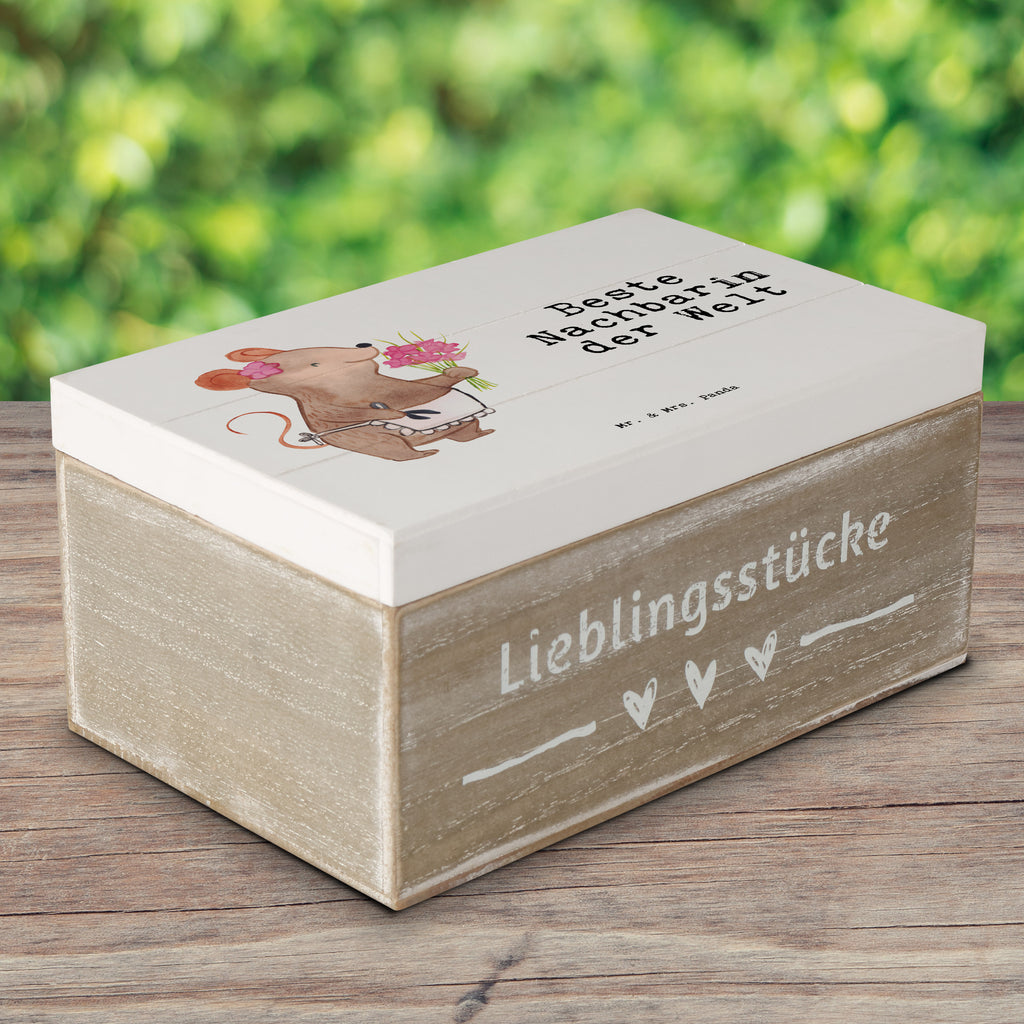 Holzkiste Maus Beste Nachbarin der Welt Holzkiste, Kiste, Schatzkiste, Truhe, Schatulle, XXL, Erinnerungsbox, Erinnerungskiste, Dekokiste, Aufbewahrungsbox, Geschenkbox, Geschenkdose, für, Dankeschön, Geschenk, Schenken, Geburtstag, Geburtstagsgeschenk, Geschenkidee, Danke, Bedanken, Mitbringsel, Freude machen, Geschenktipp, Nachbarin, Nachbarn, Nachbarschaft, Freundin, Angrenzer, Anwohnerin, Bewohnerin, Freundschaft