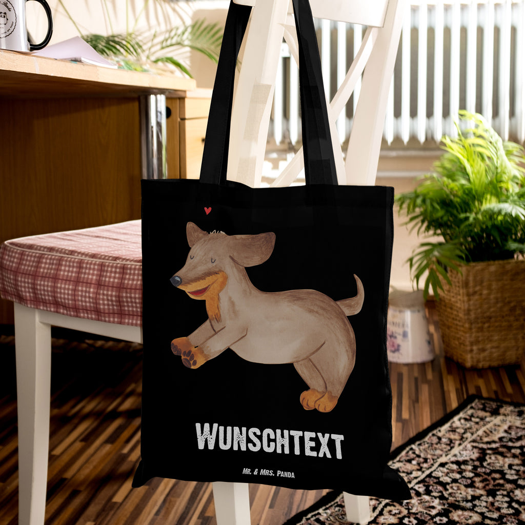 Personalisierte Tragetasche Hund Dackel fröhlich Personalisierte Beuteltasche, Personalisierter Beutel, Personalisierte Einkaufstasche, Personalisierter Jutebeutel, Personalisierter Stoffbeutel, Tragetasche mit Namen, Einkaufstasche mit Namen, Stoffbeutel mit Namen, Personalisierte Tasche, Personalisierte Jutetasche, Personalisierte Kindergartentasche, Hund, Hundemotiv, Haustier, Hunderasse, Tierliebhaber, Hundebesitzer, Sprüche, Hunde, Dackel, Dachshund, happy dog