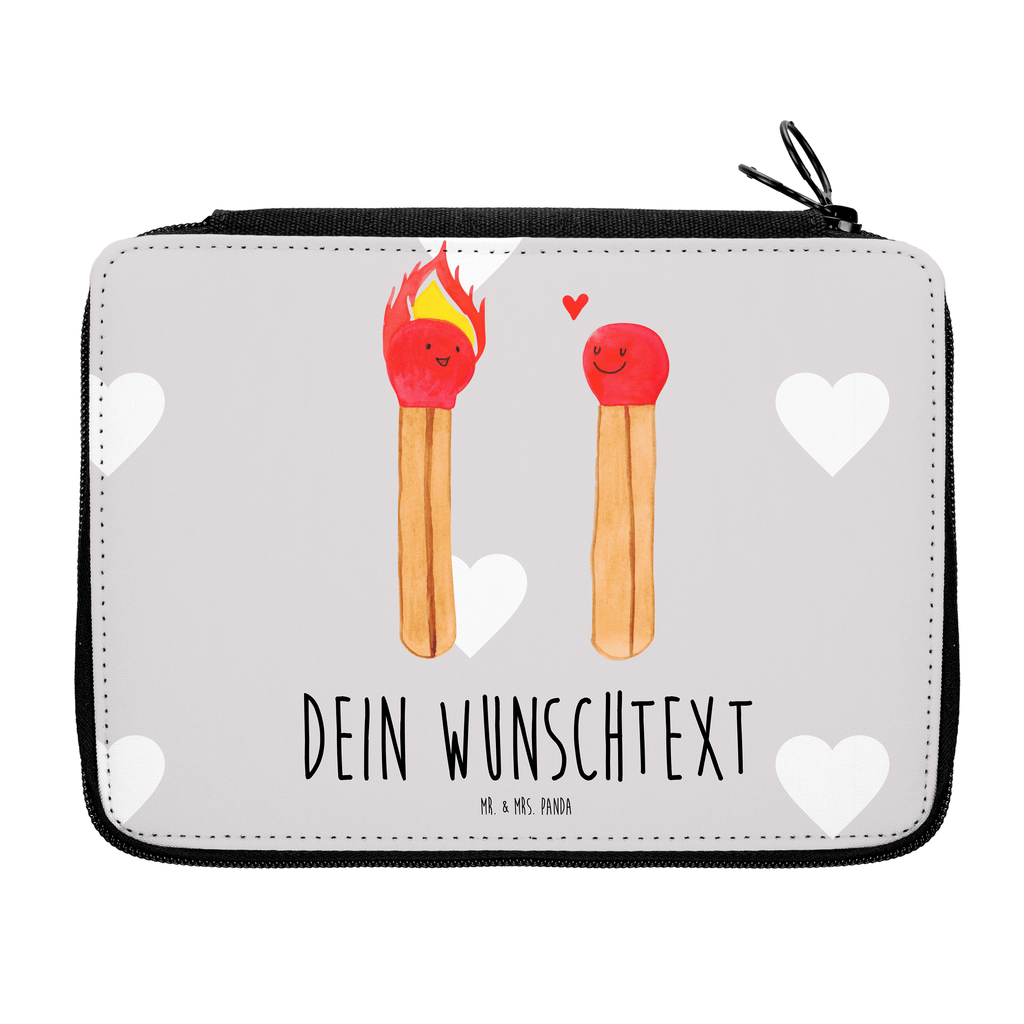 Personalisierte Federmappe Streichhölzer Personalisierte Federmappe, Personalisierte Stiftetasche, PersonalisierteS Stifte Etui, Schule, Einschulung, Geschenk, Kind, Schüler, Schülerin, Personalisierte Stifterolle, PersonalisierteS Federmäppchen, Motiv, Grundschule, Federmäppchen bedruckt, Büro Stifte Etui, Bestückte Federmappe, Kinder Federmappe, Federmappe Einschulung, Federmappe mit Namen, Stiftemappe mit Namen, Stifterolle mit Namen, Federmäppchen mit Namen, Liebe, Partner, Freund, Freundin, Ehemann, Ehefrau, Heiraten, Verlobung, Heiratsantrag, Liebesgeschenk, Jahrestag, Hocheitstag, Streichhölzer