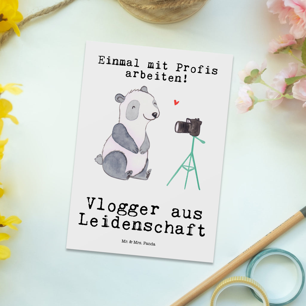 Postkarte Vlogger aus Leidenschaft Postkarte, Karte, Geschenkkarte, Grußkarte, Einladung, Ansichtskarte, Geburtstagskarte, Einladungskarte, Dankeskarte, Ansichtskarten, Einladung Geburtstag, Einladungskarten Geburtstag, Beruf, Ausbildung, Jubiläum, Abschied, Rente, Kollege, Kollegin, Geschenk, Schenken, Arbeitskollege, Mitarbeiter, Firma, Danke, Dankeschön