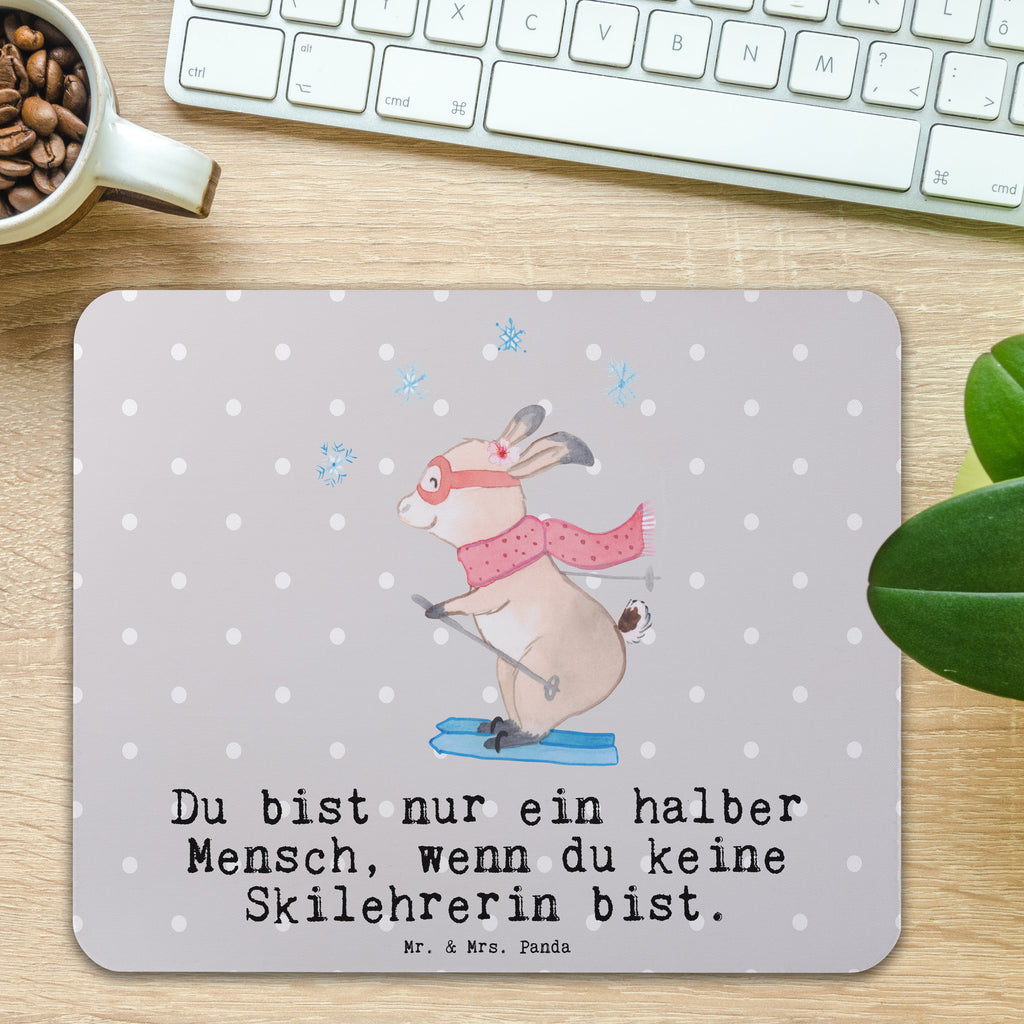 Mauspad Skilehrerin mit Herz Mousepad, Computer zubehör, Büroausstattung, PC Zubehör, Arbeitszimmer, Mauspad, Einzigartiges Mauspad, Designer Mauspad, Mausunterlage, Mauspad Büro, Beruf, Ausbildung, Jubiläum, Abschied, Rente, Kollege, Kollegin, Geschenk, Schenken, Arbeitskollege, Mitarbeiter, Firma, Danke, Dankeschön