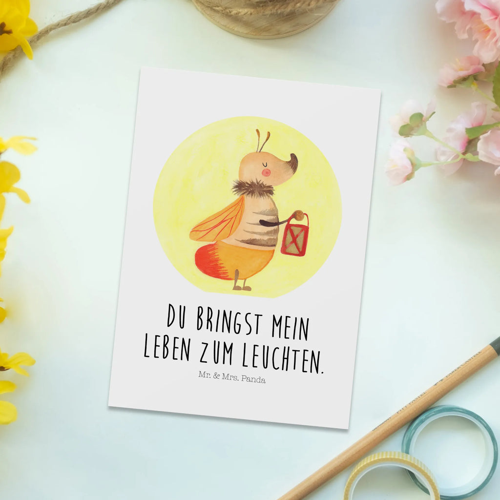 Postkarte Glühwürmchen Postkarte, Karte, Geschenkkarte, Grußkarte, Einladung, Ansichtskarte, Geburtstagskarte, Einladungskarte, Dankeskarte, Ansichtskarten, Einladung Geburtstag, Einladungskarten Geburtstag, Tiermotive, Gute Laune, lustige Sprüche, Tiere, Glühwürmchen, Glühwurm, Falter, Liebe, Leuchten, magisch, Liebesbeweis, Lieblingsmensch, Verlobung, Heiratsantrag, Jahrestag, Liebesspruch