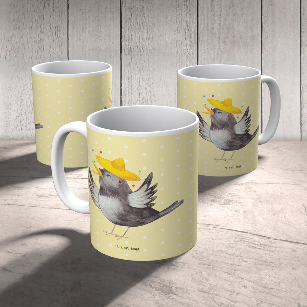 Tasse Rabe Sombrero Tasse, Kaffeetasse, Teetasse, Becher, Kaffeebecher, Teebecher, Keramiktasse, Porzellantasse, Büro Tasse, Geschenk Tasse, Tasse Sprüche, Tasse Motive, Kaffeetassen, Tasse bedrucken, Designer Tasse, Cappuccino Tassen, Schöne Teetassen, Tiermotive, Gute Laune, lustige Sprüche, Tiere, Rabe, Vogel, Vögel, Spruch positiv, fröhlich sein, glücklich sein, Glück Spruch, froh, Elster, Motivation