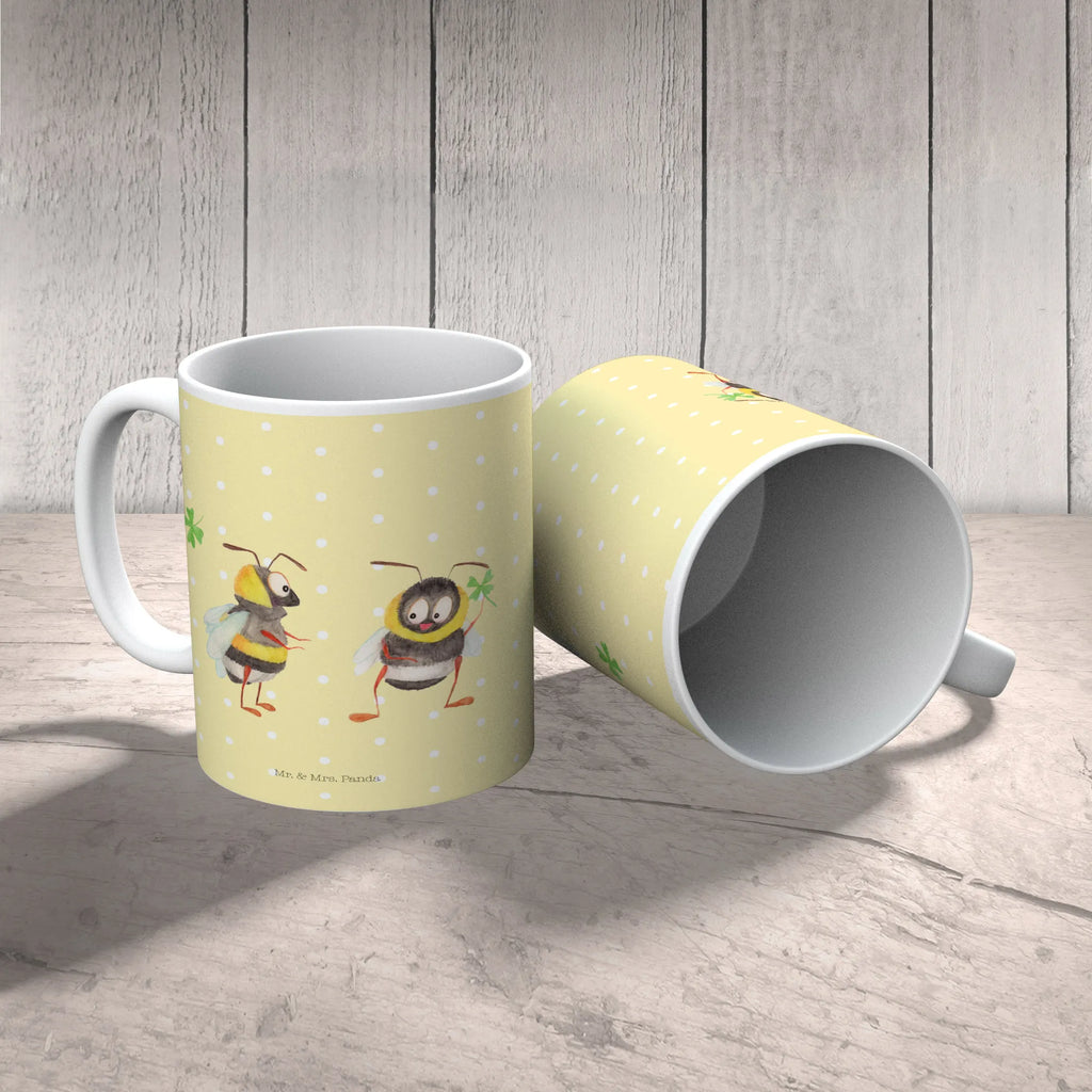 Tasse Hummeln Kleeblatt Tasse, Kaffeetasse, Teetasse, Becher, Kaffeebecher, Teebecher, Keramiktasse, Porzellantasse, Büro Tasse, Geschenk Tasse, Tasse Sprüche, Tasse Motive, Kaffeetassen, Tasse bedrucken, Designer Tasse, Cappuccino Tassen, Schöne Teetassen, Tiermotive, Gute Laune, lustige Sprüche, Tiere, Hummel, Biene, Spruch positiv, Biene Deko, Spruch schön, glücklich sein, glücklich werden, Spruch fröhlich