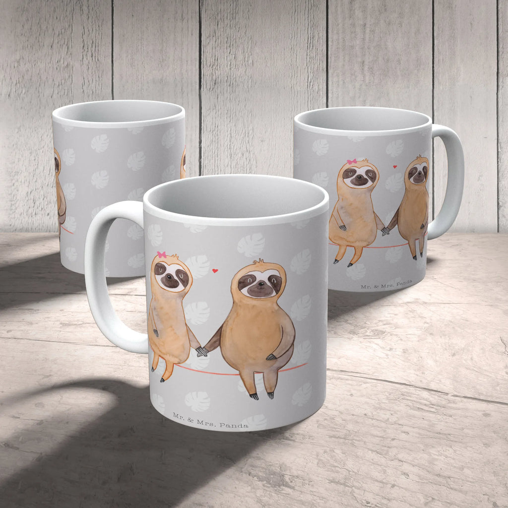 Tasse Faultier Pärchen Tasse, Kaffeetasse, Teetasse, Becher, Kaffeebecher, Teebecher, Keramiktasse, Porzellantasse, Büro Tasse, Geschenk Tasse, Tasse Sprüche, Tasse Motive, Kaffeetassen, Tasse bedrucken, Designer Tasse, Cappuccino Tassen, Schöne Teetassen, Faultier, Faultier Geschenk, Faultier Deko, Faultiere, faul, Lieblingstier, Liebe, Liebespaar, Faultierliebe, Faultierpärchen, verliebt, verlobt, gemeinsam, relaxen, Pärchen, Beziehung, Langsamkeit