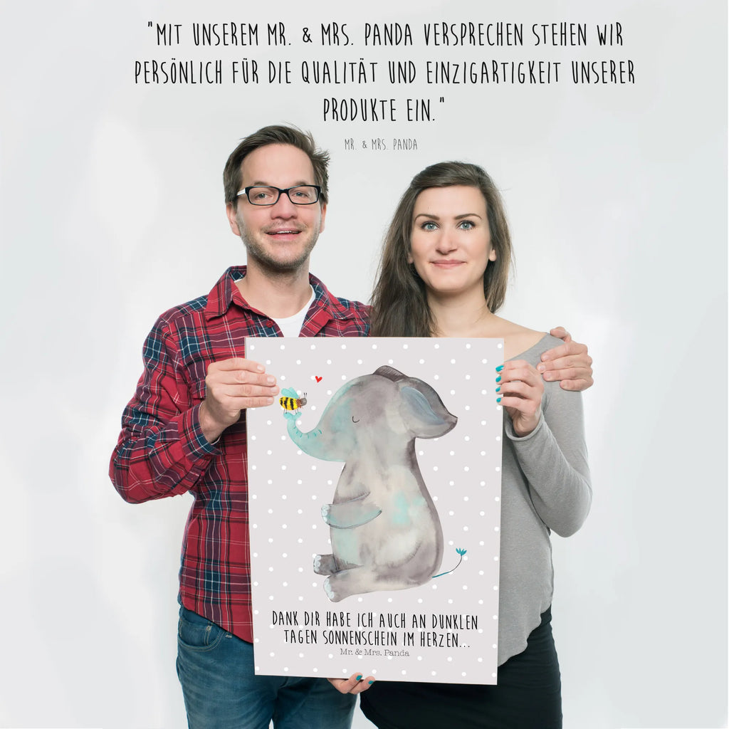 Poster Elefant Biene Poster, Wandposter, Bild, Wanddeko, Küchenposter, Kinderposter, Wanddeko Bild, Raumdekoration, Wanddekoration, Handgemaltes Poster, Mr. & Mrs. Panda Poster, Designposter, Kunstdruck, Posterdruck, Tiermotive, Gute Laune, lustige Sprüche, Tiere, Elefant, Biene, Liebe, Liebesbeweis, Jahrestag, Liebesgeschenk, Heiratsantrag, Hochzeitsgeschenk, Liebesspruch