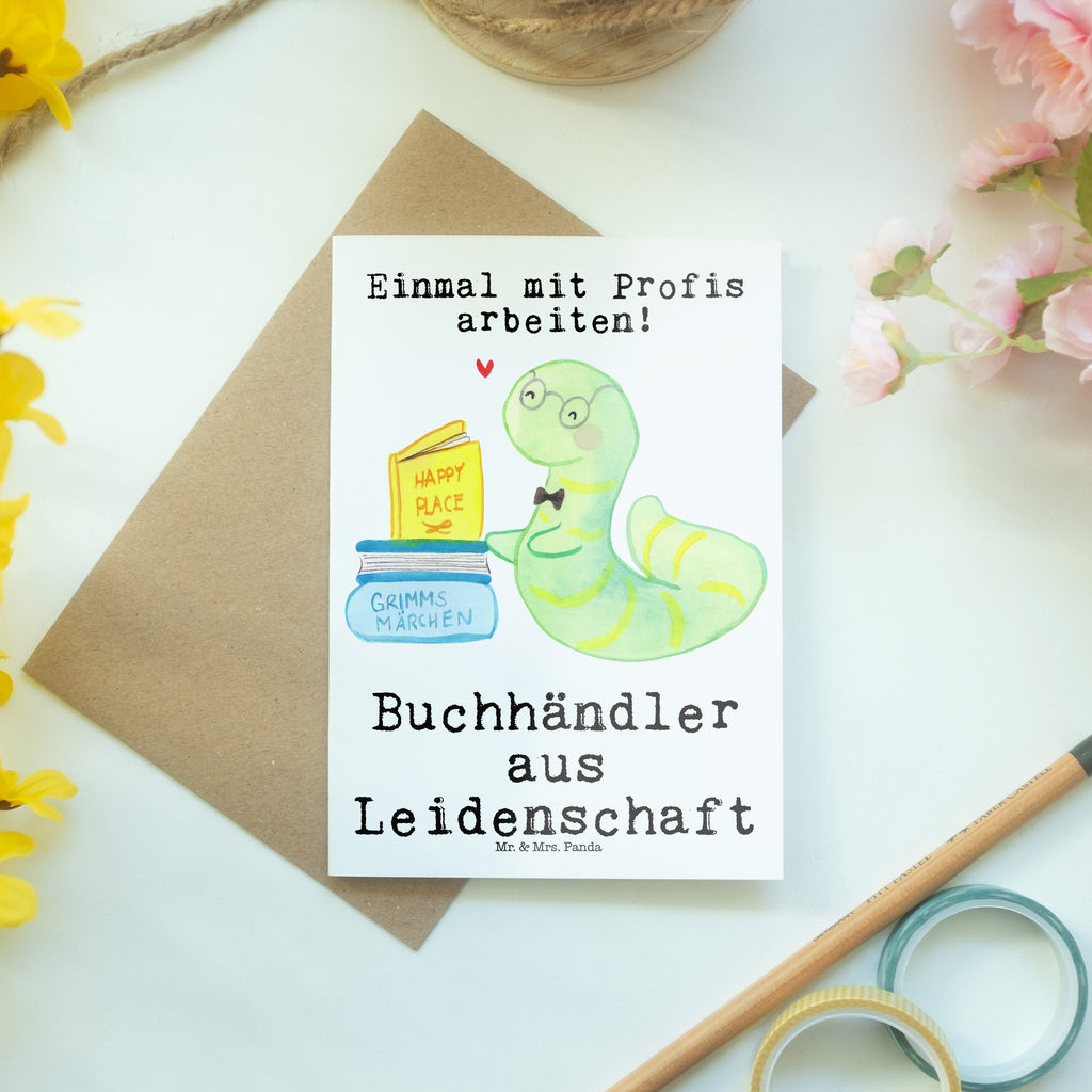 Grußkarte Buchhändler aus Leidenschaft Grußkarte, Klappkarte, Einladungskarte, Glückwunschkarte, Hochzeitskarte, Geburtstagskarte, Karte, Ansichtskarten, Beruf, Ausbildung, Jubiläum, Abschied, Rente, Kollege, Kollegin, Geschenk, Schenken, Arbeitskollege, Mitarbeiter, Firma, Danke, Dankeschön, Buchhändler, Buchhandlung, Buchverkäufer, Bibliothekar, Bücherwurm