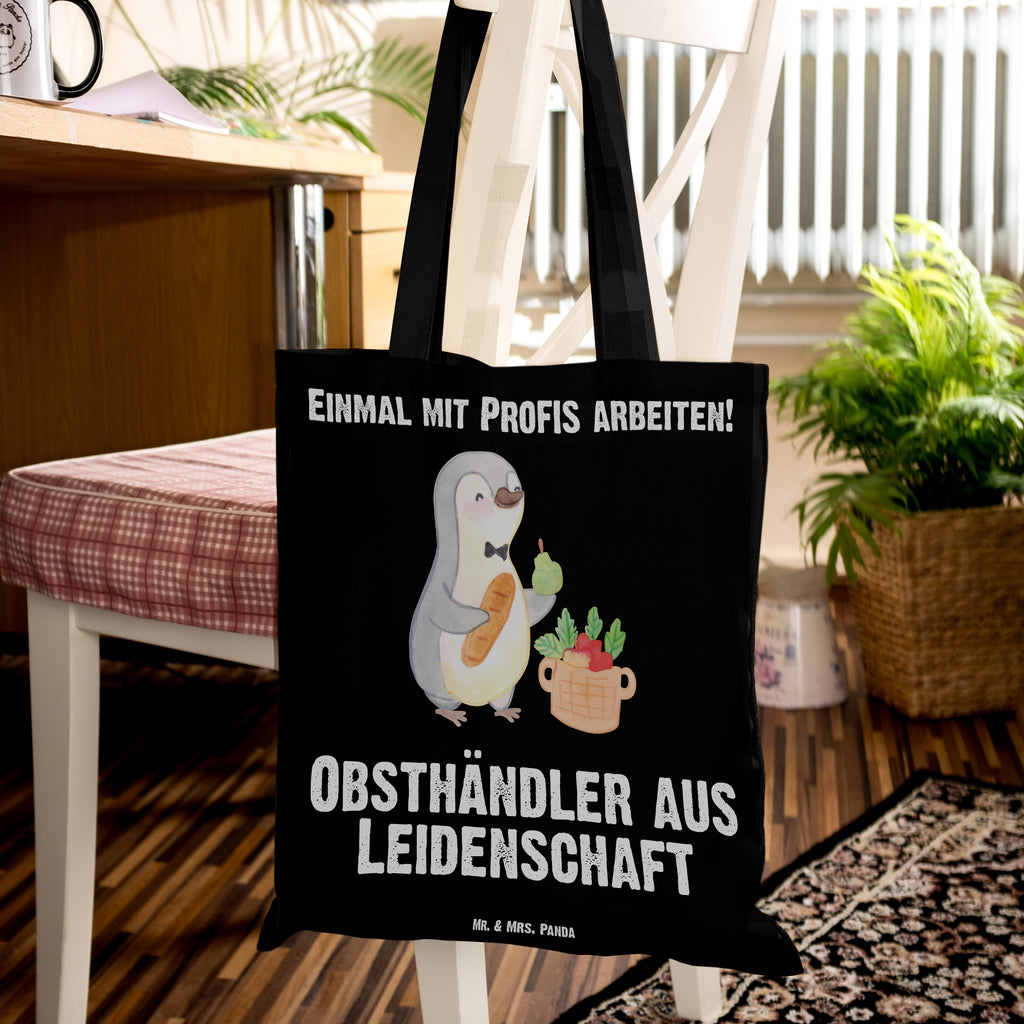 Tragetasche Obsthändler aus Leidenschaft Beuteltasche, Beutel, Einkaufstasche, Jutebeutel, Stoffbeutel, Tasche, Shopper, Umhängetasche, Strandtasche, Schultertasche, Stofftasche, Tragetasche, Badetasche, Jutetasche, Einkaufstüte, Laptoptasche, Beruf, Ausbildung, Jubiläum, Abschied, Rente, Kollege, Kollegin, Geschenk, Schenken, Arbeitskollege, Mitarbeiter, Firma, Danke, Dankeschön, Obsthändler, Obstverkäufer, Wochenmarkthändler, Obstbauer, Obst- und Gemüsehändler, Obstplantage