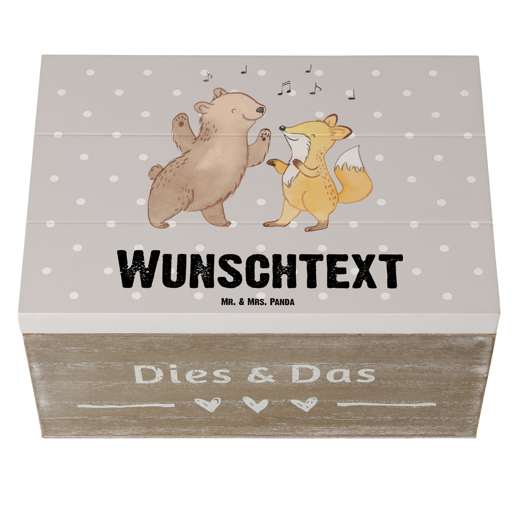 Personalisierte Holzkiste Bär & Fuchs Disco Holzkiste mit Namen, Kiste mit Namen, Schatzkiste mit Namen, Truhe mit Namen, Schatulle mit Namen, Erinnerungsbox mit Namen, Erinnerungskiste, mit Namen, Dekokiste mit Namen, Aufbewahrungsbox mit Namen, Holzkiste Personalisiert, Kiste Personalisiert, Schatzkiste Personalisiert, Truhe Personalisiert, Schatulle Personalisiert, Erinnerungsbox Personalisiert, Erinnerungskiste Personalisiert, Dekokiste Personalisiert, Aufbewahrungsbox Personalisiert, Geschenkbox personalisiert, GEschenkdose personalisiert, Geschenk, Sport, Sportart, Hobby, Schenken, Danke, Dankeschön, Auszeichnung, Gewinn, Sportler, Disco, Clubs, Tanzen, Feiern, Clubbing, Tanzstimmung, Nachtclub