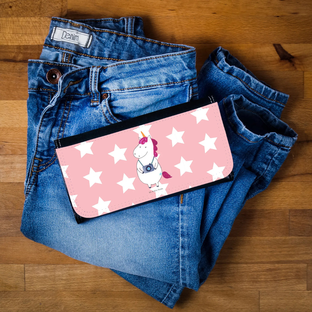 Damen Portemonnaie Einhorn Fotograf Portemonnaie, Portemonee, Geldbörse, Damen, Groß, XXL, Geldbeutel, Portemonnaies, Einhorn, Einhörner, Einhorn Deko, Unicorn, Fotograf, Fotografie, Kamera, Reisen, Weltreise, Weltenbummler, Urlaub, Tourist, Kurztrip, Reise, Städtereise