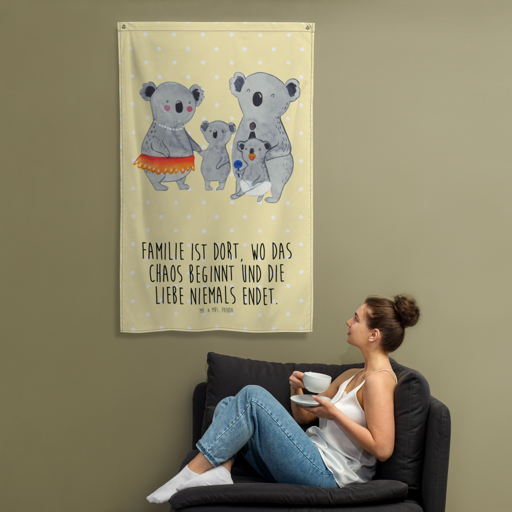 Wandteppich Koala Familie Wandbehang, Dekoration, Boho, Wandteppich, Wandtuch, Wanddeko, Tapisserie, Tapestry, Wandbild, Textil-Kunst, Schmuck-Wandbehang, Wand Deko, Kinderzimmer, Kinderzimmer Wand, Kinderzimmer Deko, Kinderzimmer Wanddeko, Familie, Vatertag, Muttertag, Bruder, Schwester, Mama, Papa, Oma, Opa, Koala, Koalas, Family, Kinder, Geschwister, Familienleben