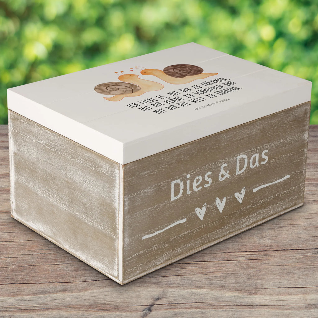 Holzkiste Schnecken Liebe Holzkiste, Kiste, Schatzkiste, Truhe, Schatulle, XXL, Erinnerungsbox, Erinnerungskiste, Dekokiste, Aufbewahrungsbox, Geschenkbox, Geschenkdose, Liebe, Partner, Freund, Freundin, Ehemann, Ehefrau, Heiraten, Verlobung, Heiratsantrag, Liebesgeschenk, Jahrestag, Hocheitstag